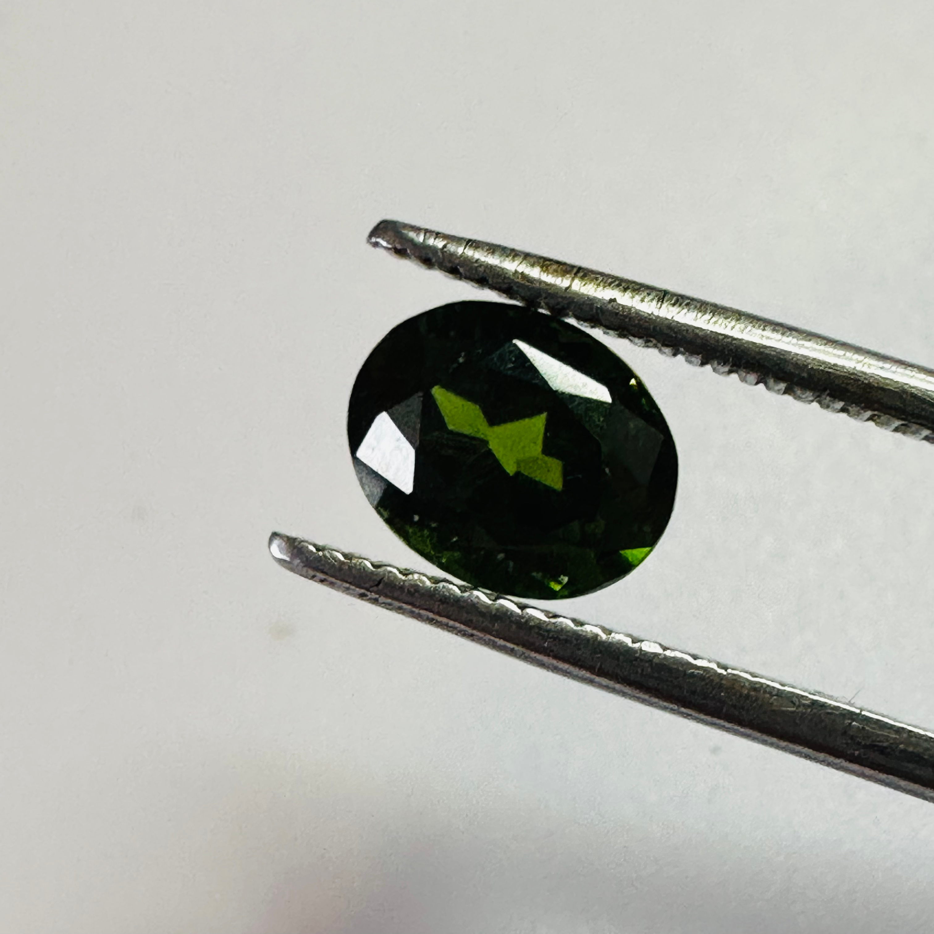TOURMALINE GREEN  OVAL 7.9MMX6.2MM   1.82CTS image 2