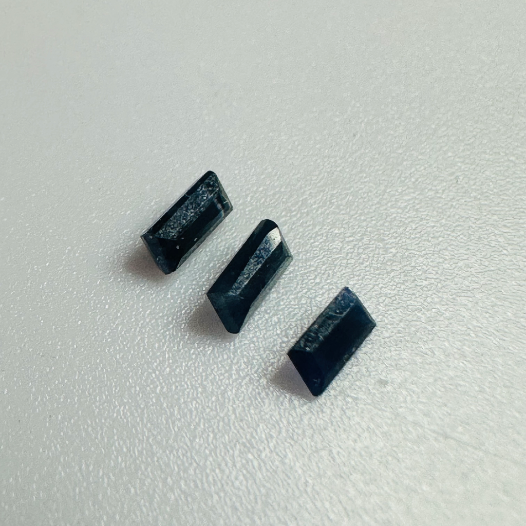 BLUE SAPPHIRE 4MMX2.3MM   0.47CTS image 1