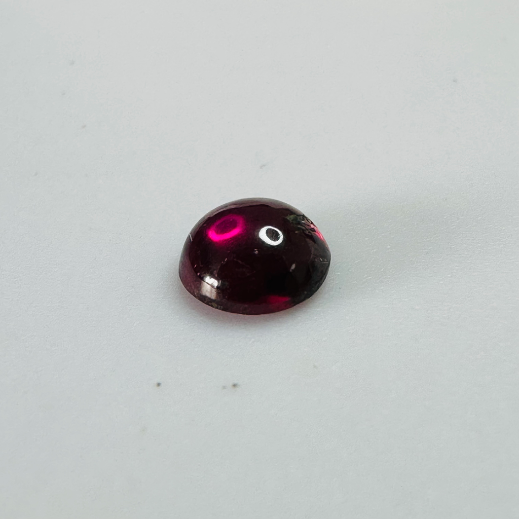 GARNET  ROUND 5MM  0.65CTS  RED CABOCHEON image 3
