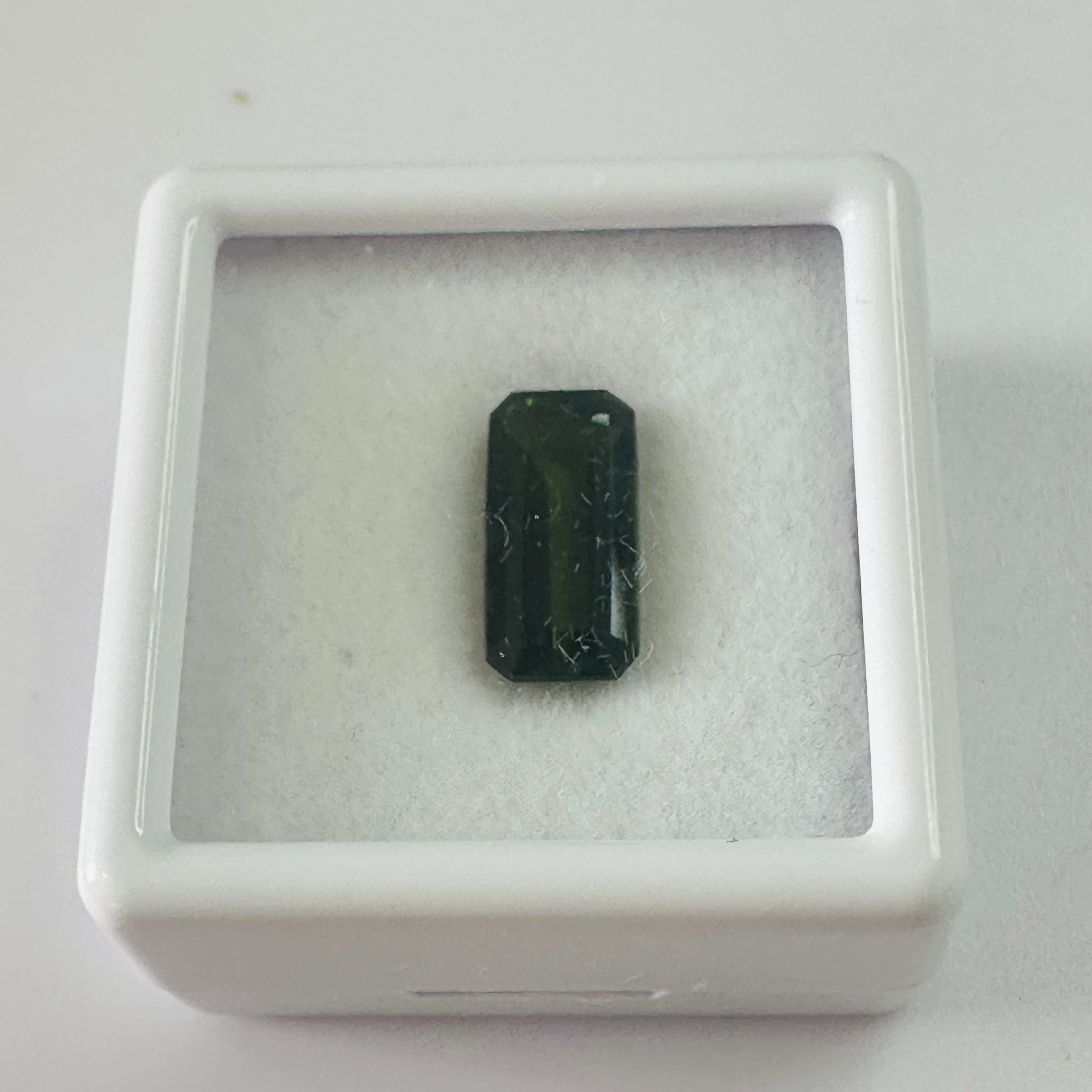 TOURMALINE GREEN LONG TRAP CUT  11MM.X 5MM   2.51CTS image 3