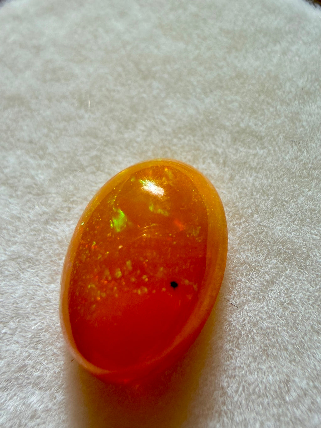 Opal Ethiopian Noble Oval 8.8mmx6.1mm 0.89ct