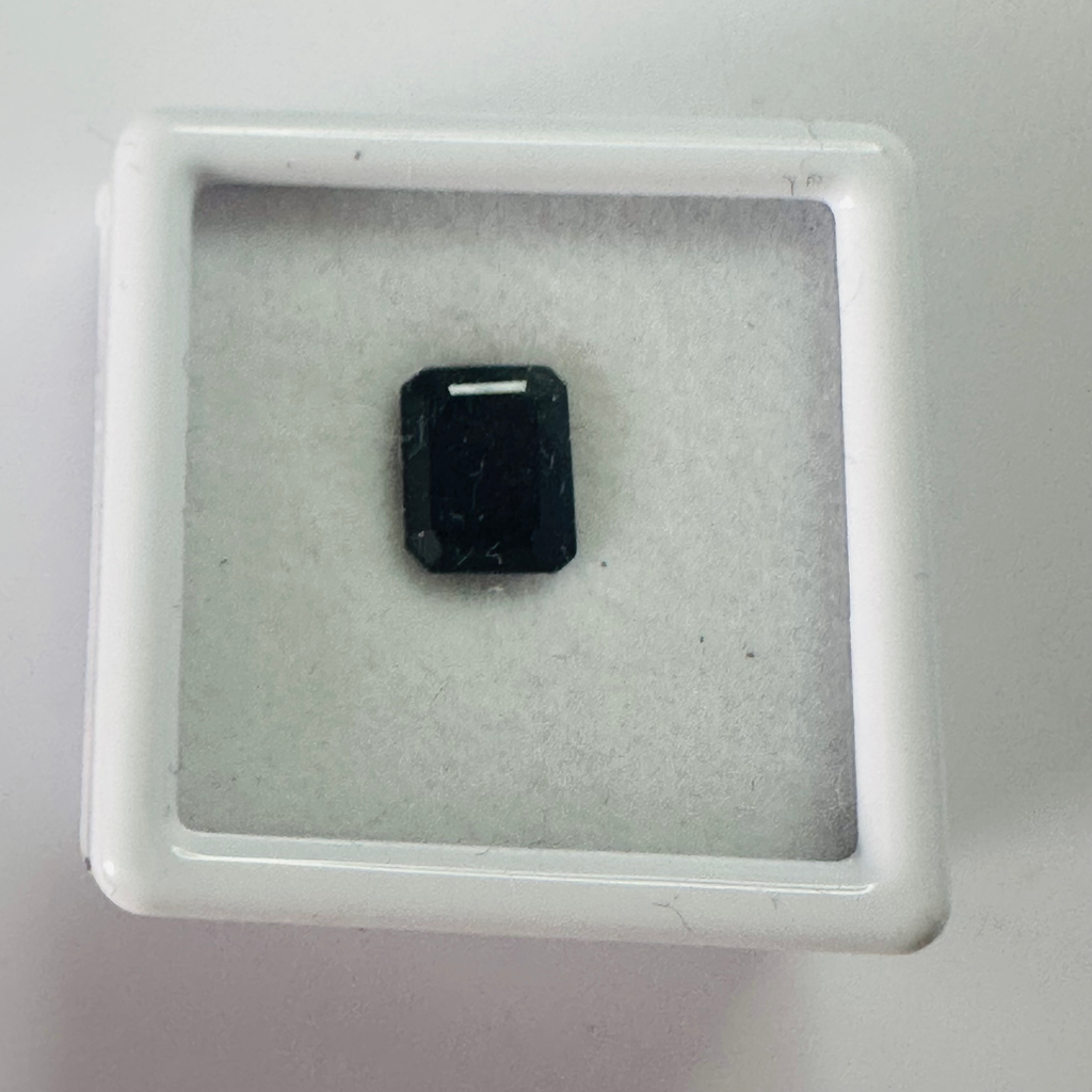 GARNET TRAP CUT   7.5MMX6MM 2.15CTS image 2