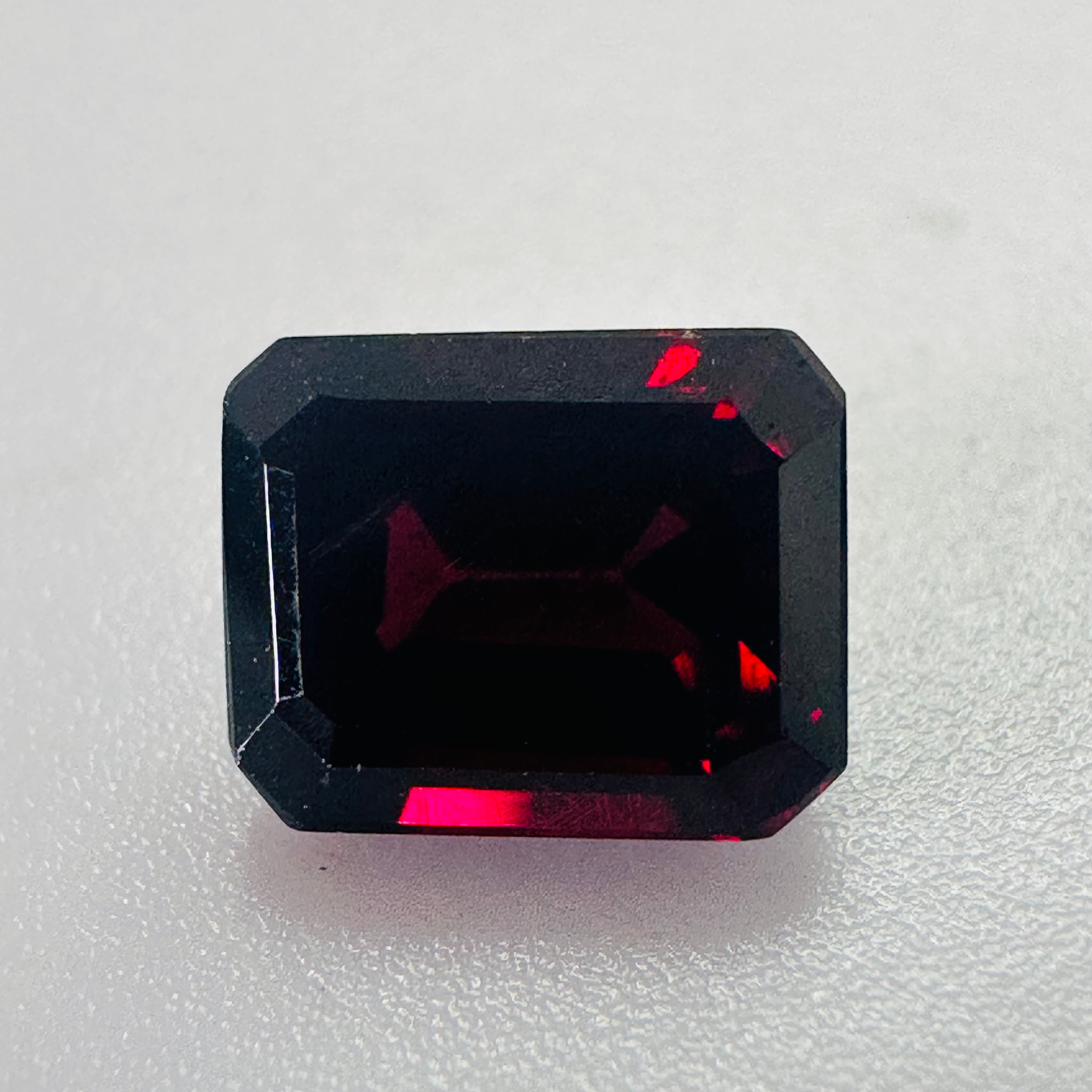 GARNET TRAP CUT   7.5MMX6MM 2.15CTS image 0