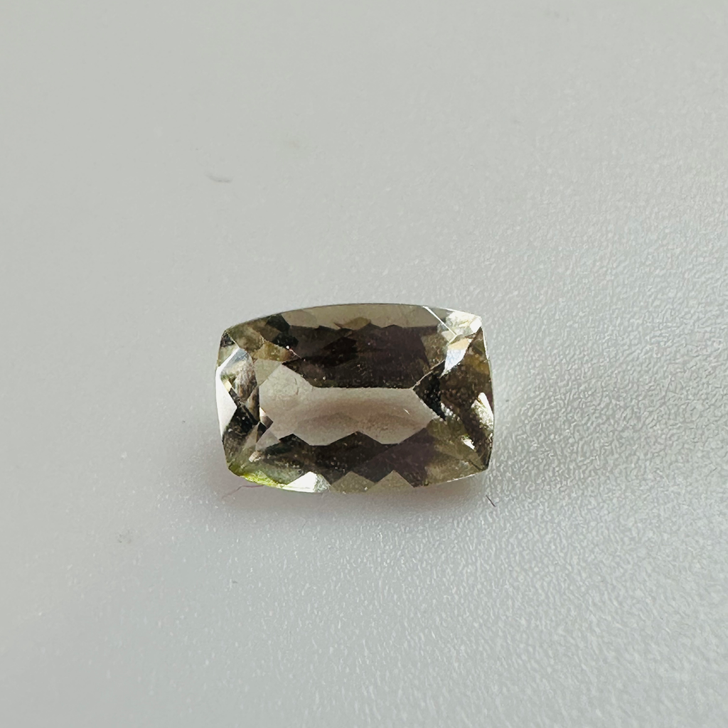 TOURMALINE BI COLOUR CUSHION  7MMX4.8MM   0.82CTSS image 0