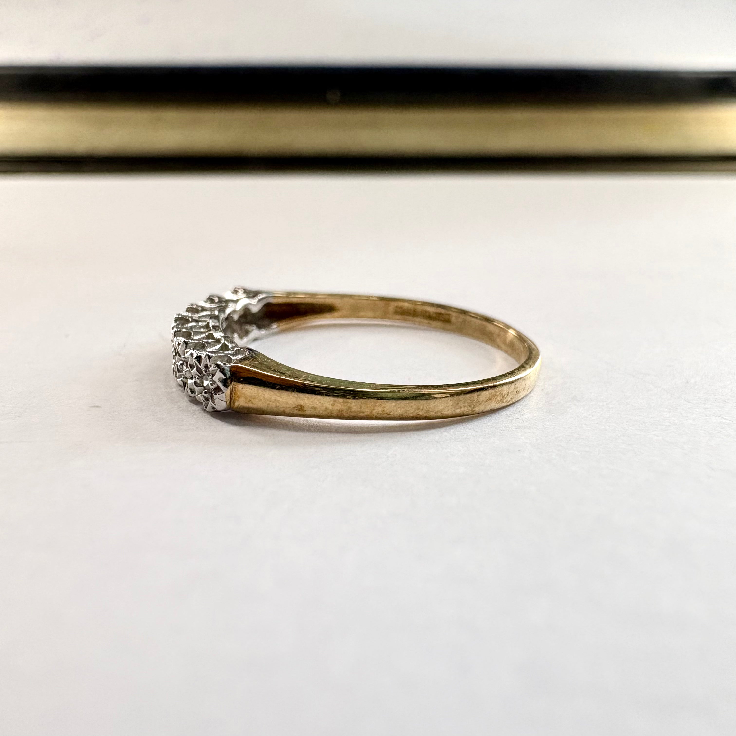 9ct yellow gold diamond Ring N image 1