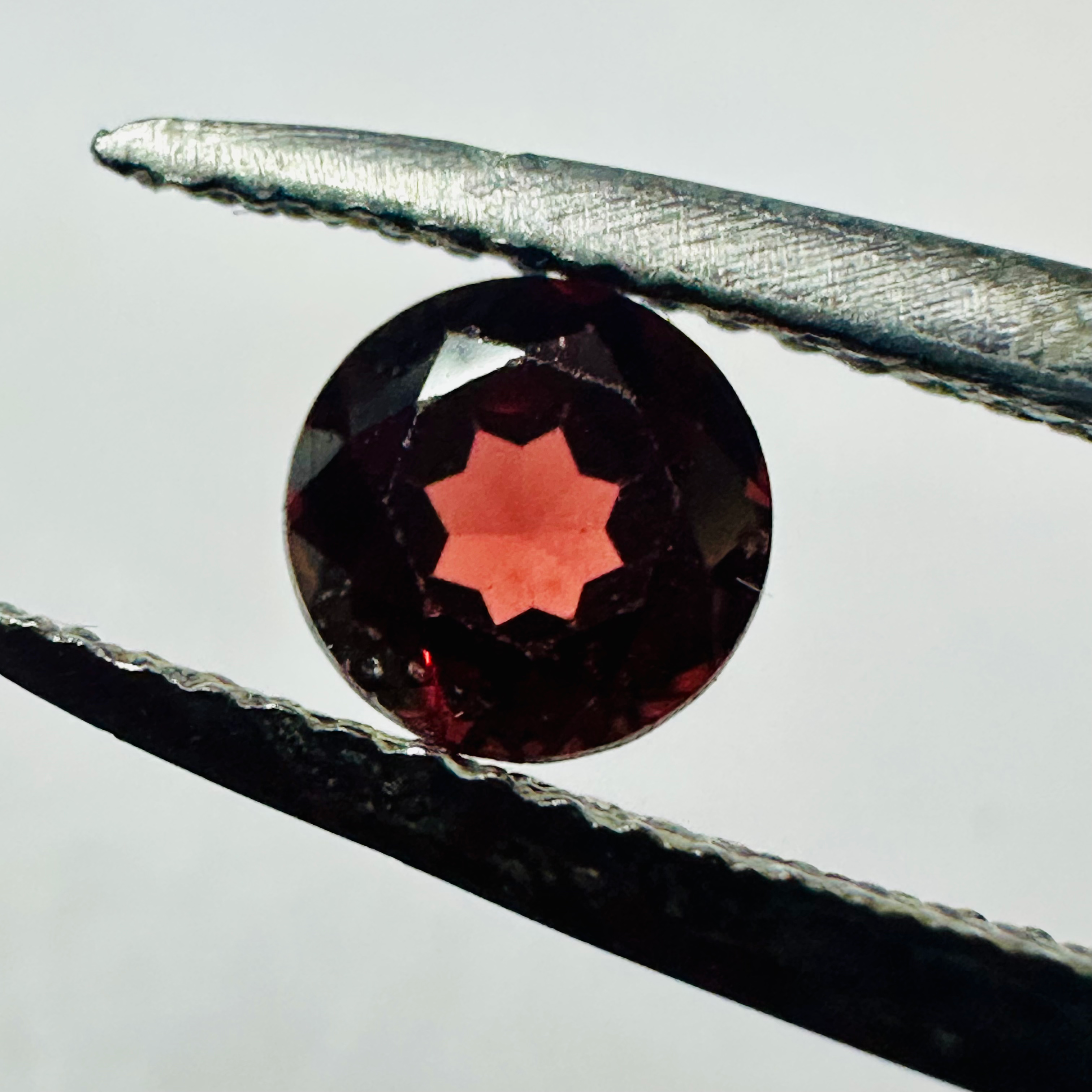 GARNET  ROUND 4.8MM  0.54CTS  RED/ORANGE image 6