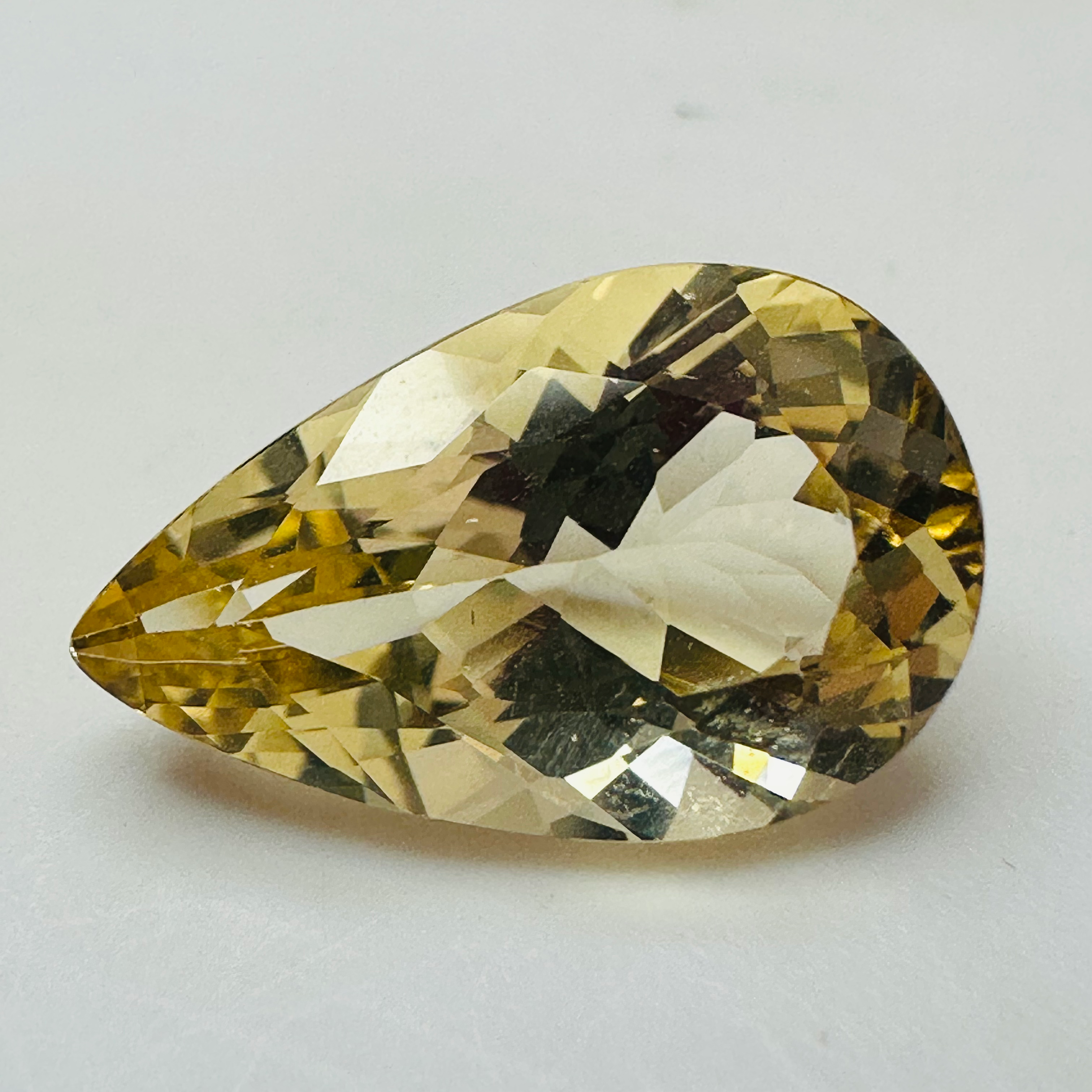 BERYL YELLOW  DROP 16.3MMX10MM  5.87CTS image 0