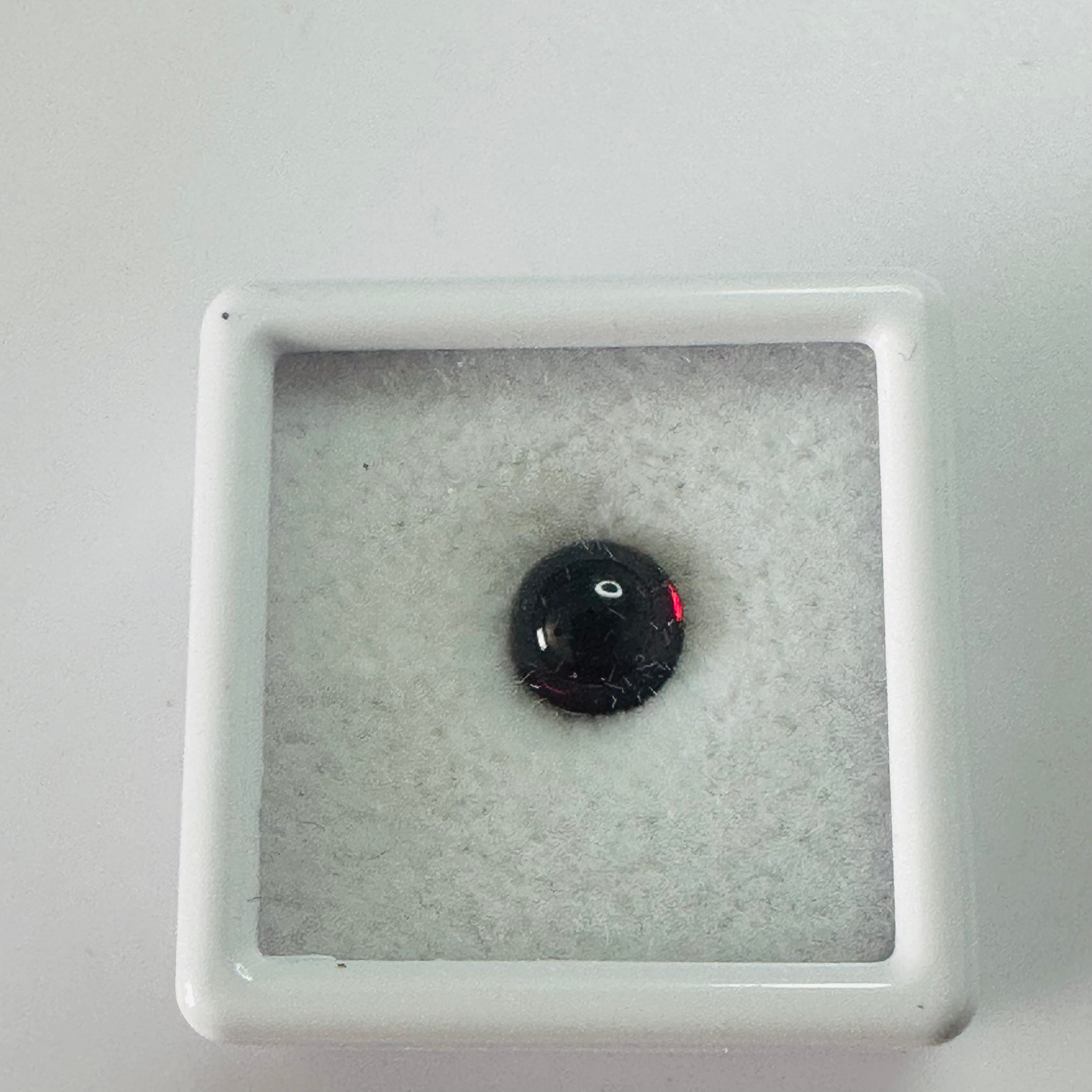 GARNET ROUND CAB 4MM.  0.50CTS image 2