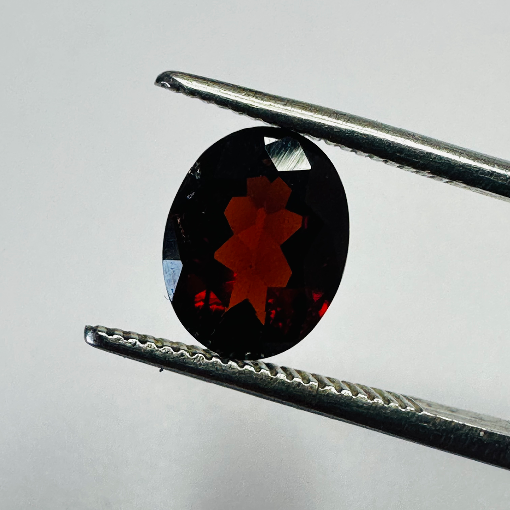 GARNET OVAL 9MMx7MM   1.80CTS image 3