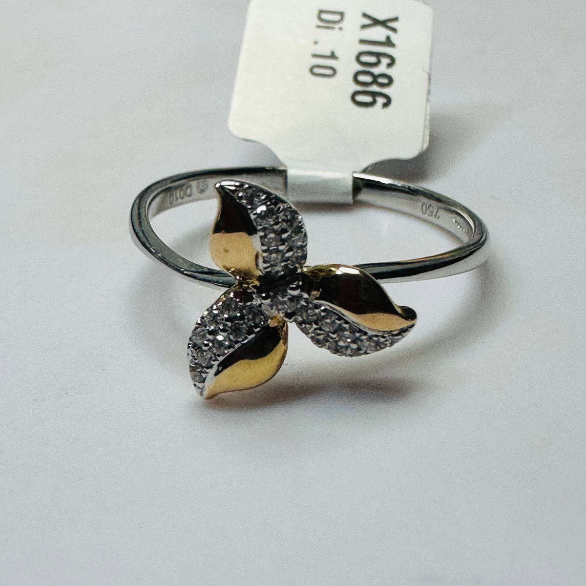 NEW 9ct Floral ring with Diamond Accents Size O image 1