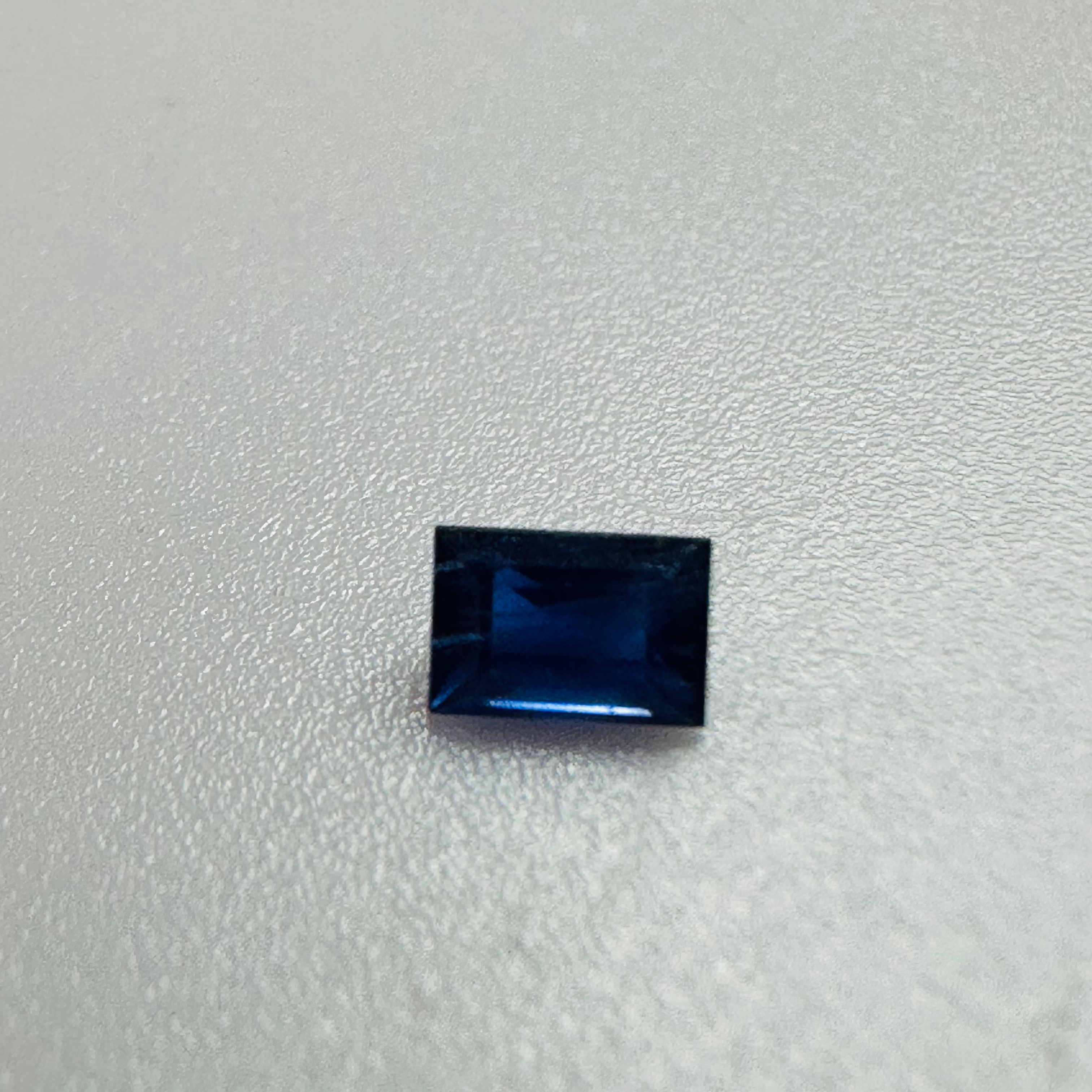 BLUE SAPPHIRE 3.8MM X 2.1MM     0.20CTS image 2