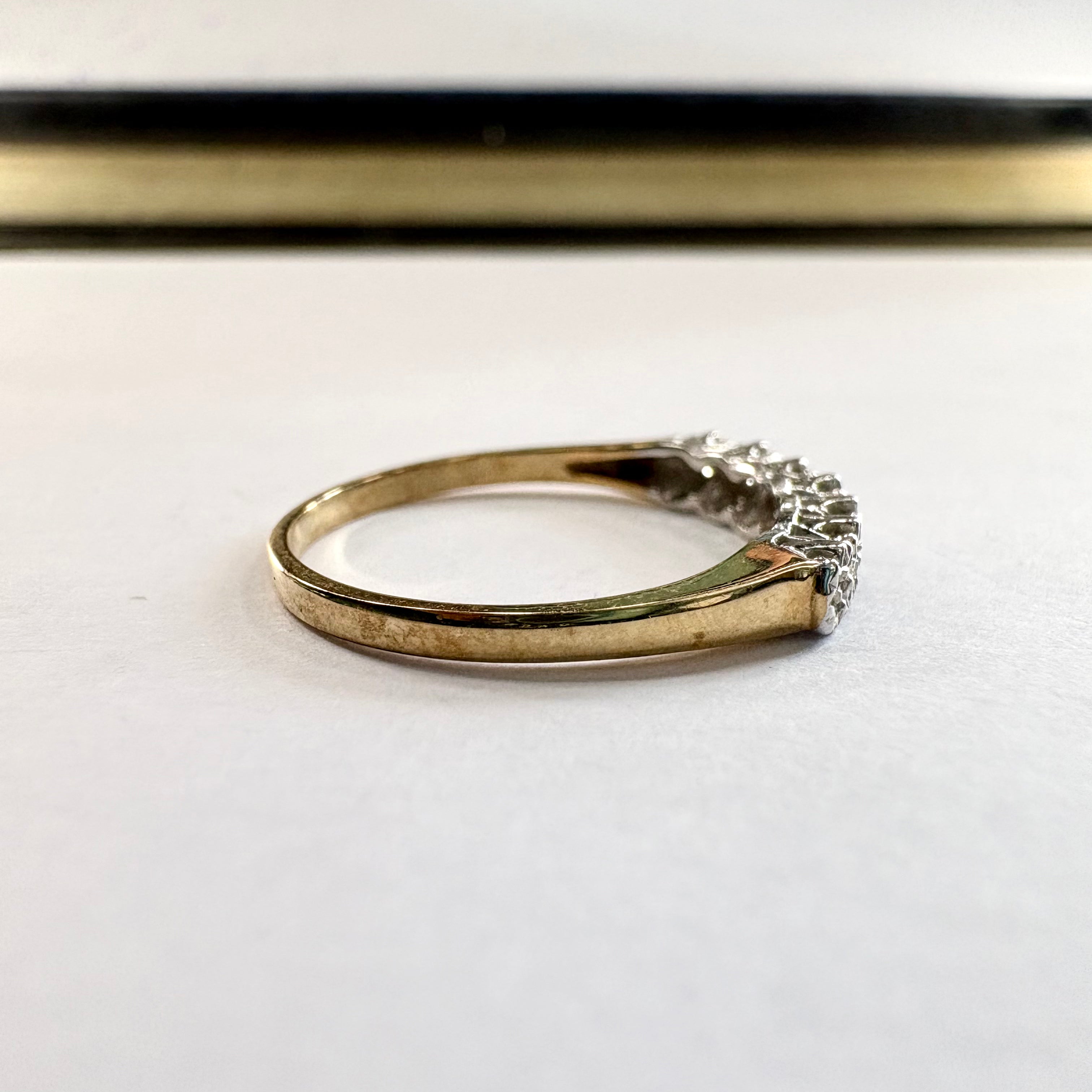 9ct yellow gold diamond Ring N image 3