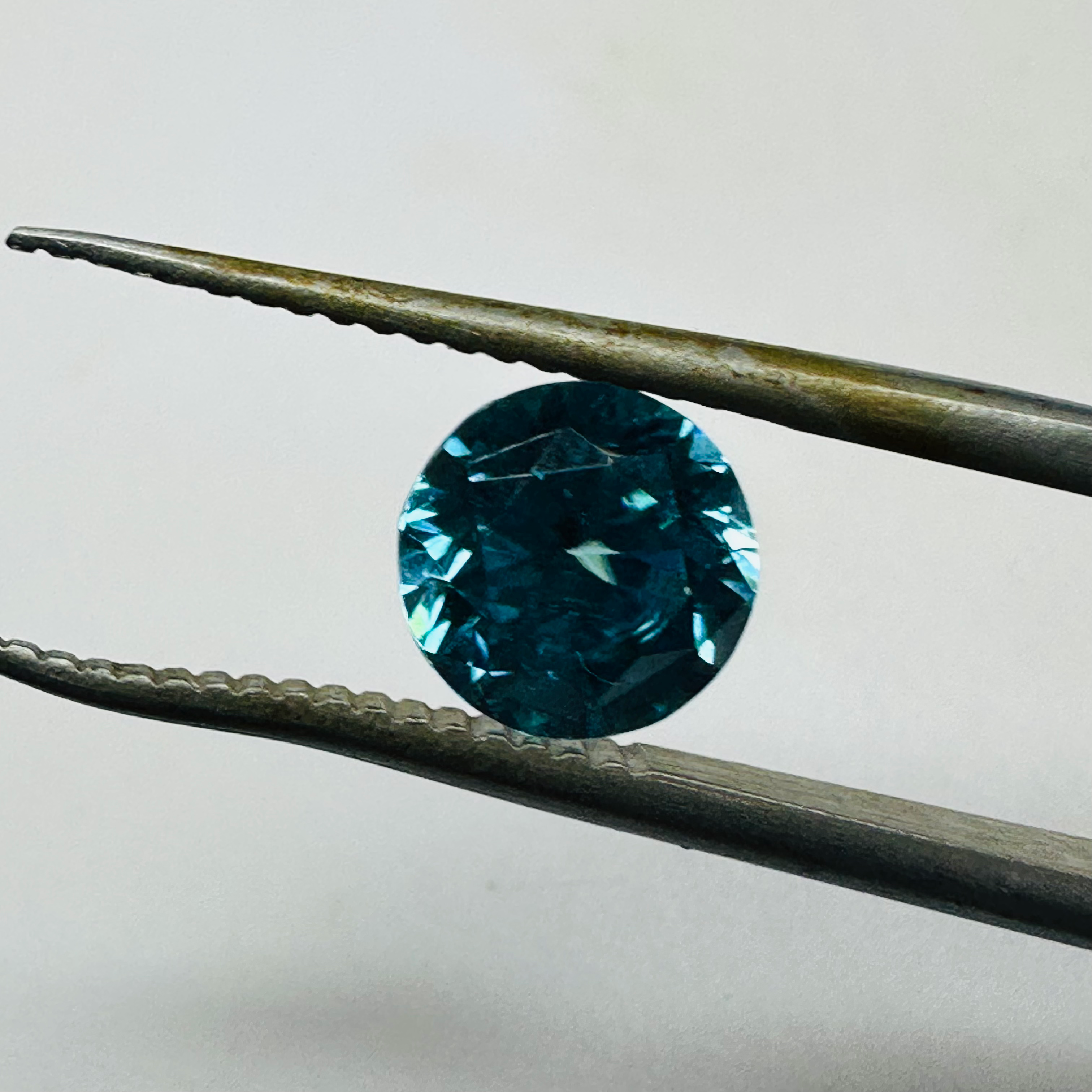 ZIRCON BLUE ROUND. 7.1MM  2.06CTS image 4