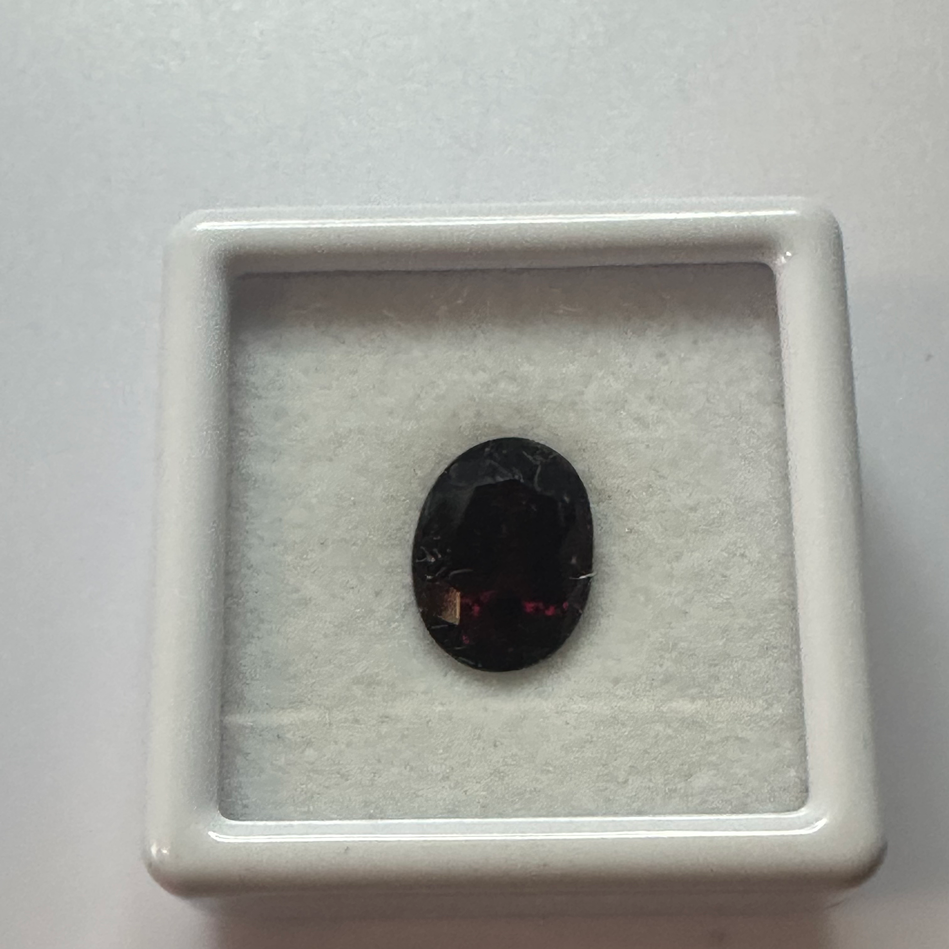 GARNET OVAL 10MMX7.5MM   2.72CTS image 3