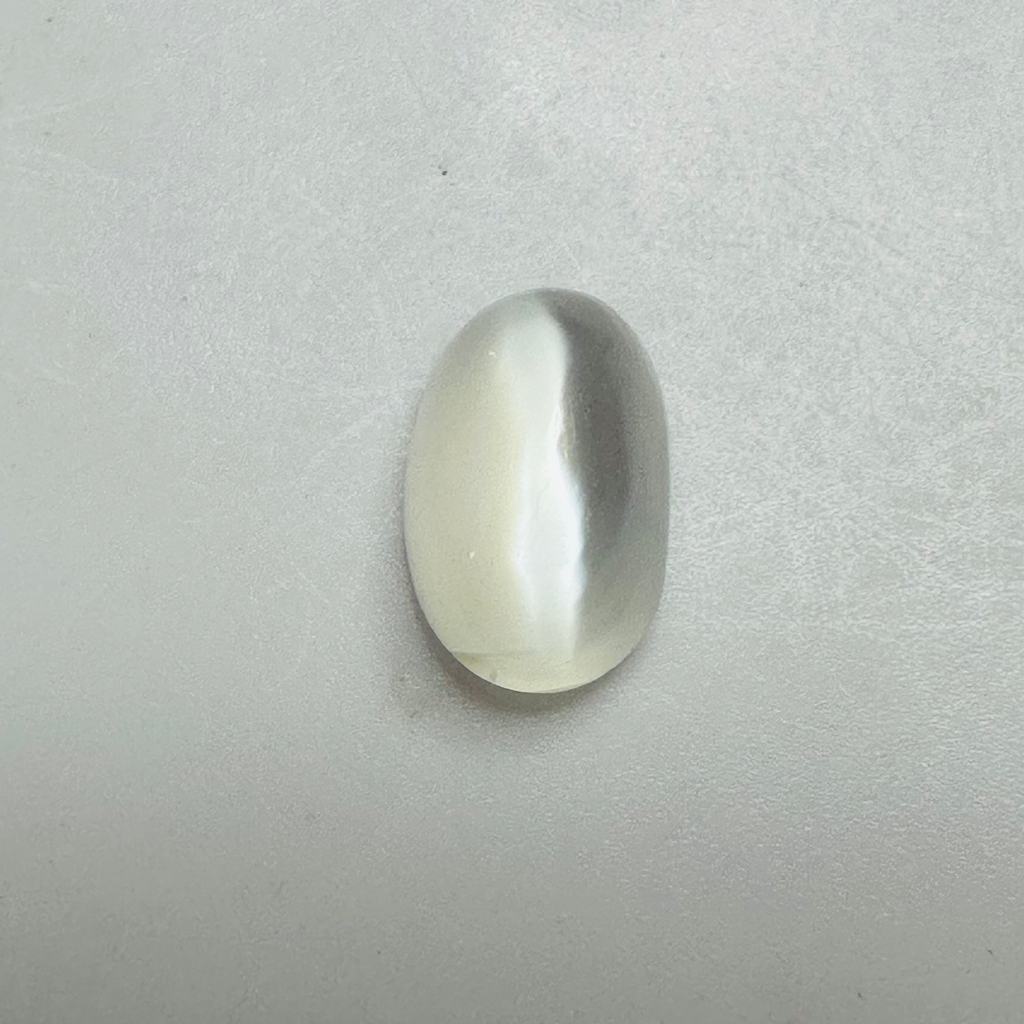 Moonstone  white moon oval 12.4mmx8mm  4.16cts image 1