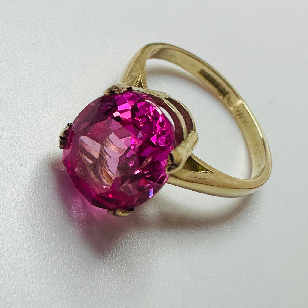 Hand cut Synthetic Sapphire Vivid Pink Yellow 9ct yellow gold ring size M1/2 image 4