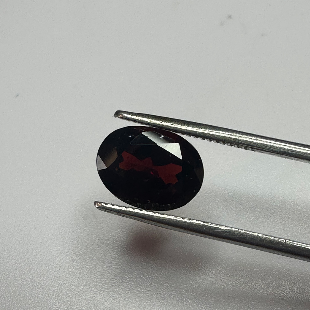 GARNET OVAL 10MMX7.5MM   2.72CTS image 4