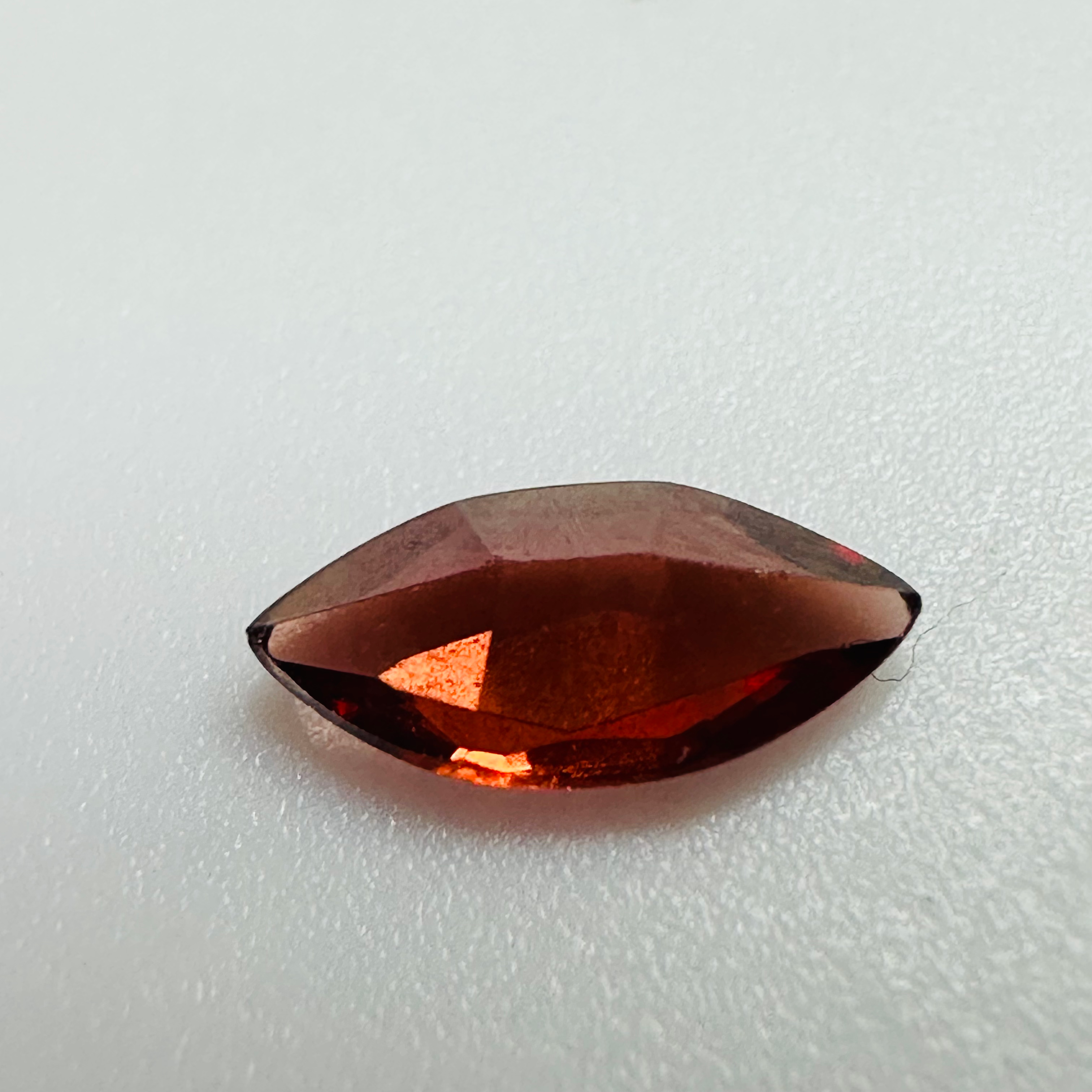 GARNET  MARQUISE  7.8MMX 4.MM 0.52CTS RED image 3
