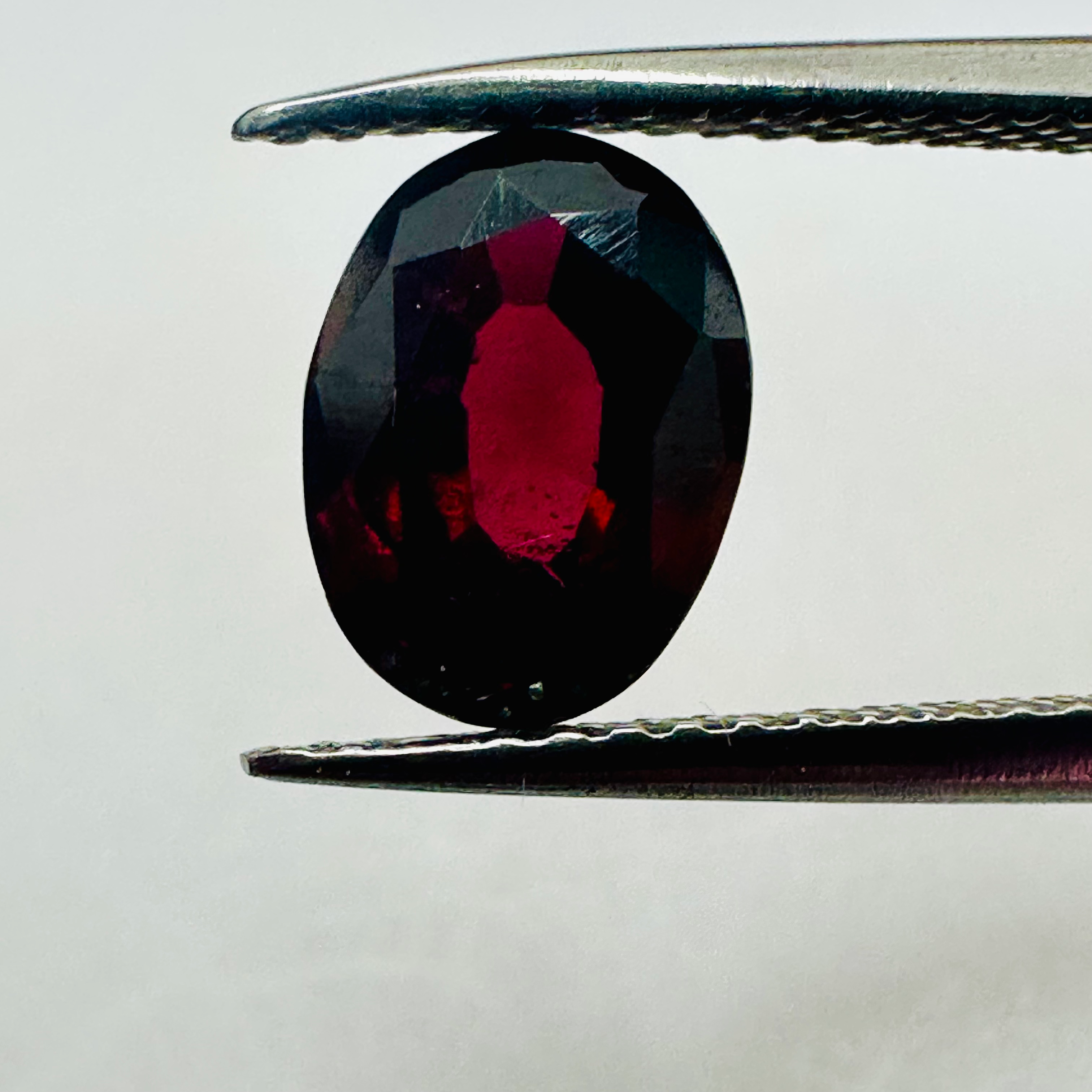 GARNET OVAL 8.7MMx6.5MM   1.90CTS image 1