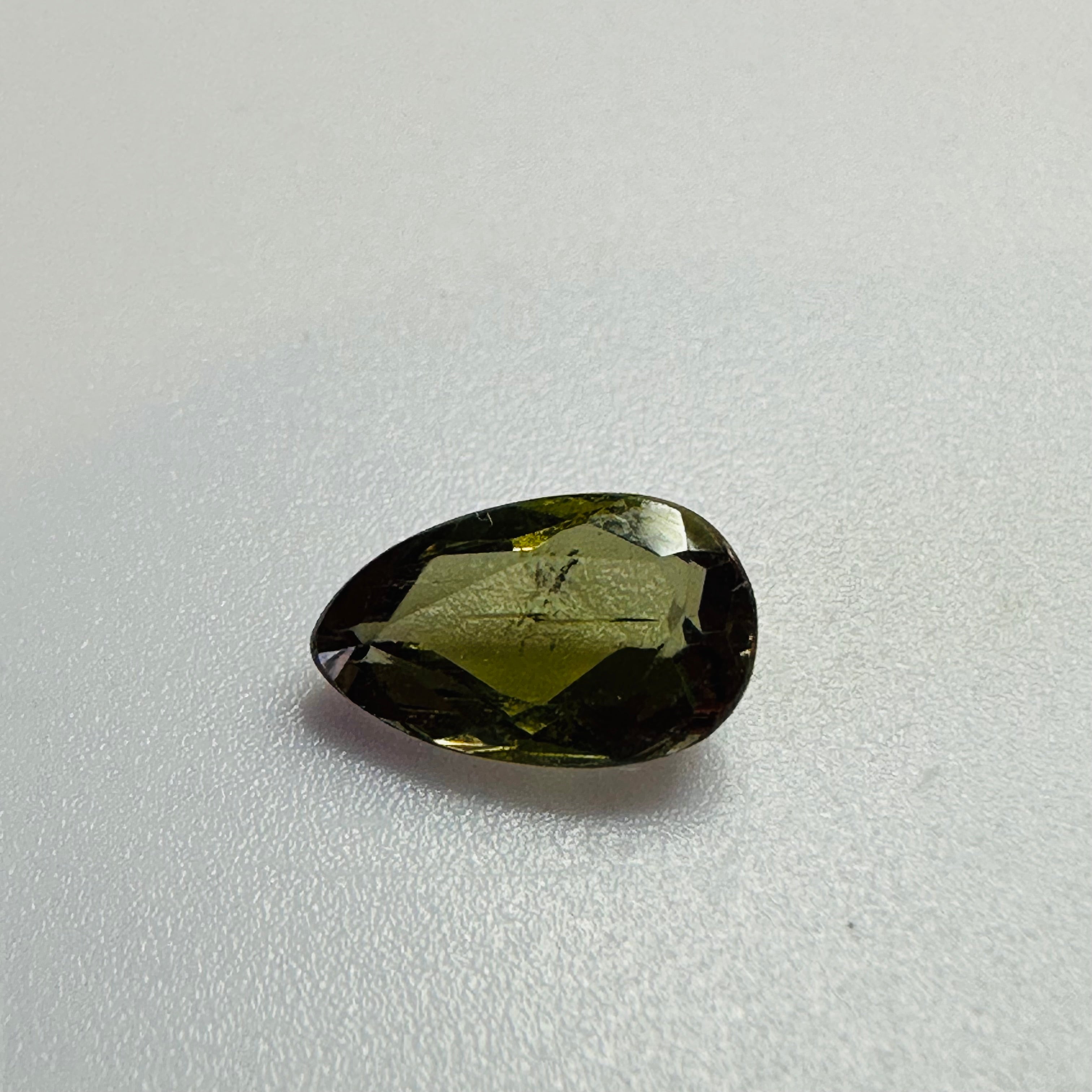 ANDALUSITE DROP  9MMX5MM.  1.24CTS GREEN TO RED image 4