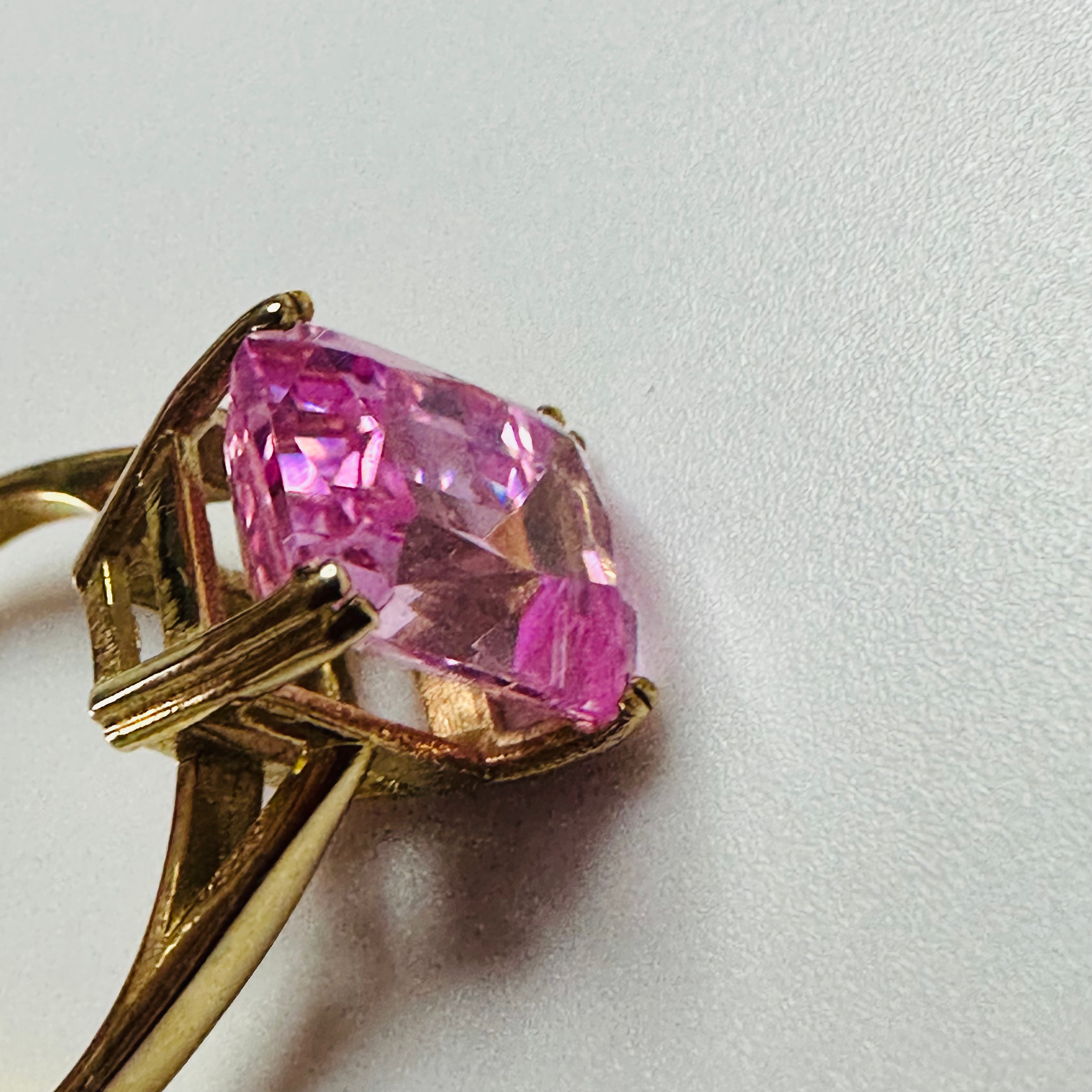 Hand cut Synthetic Sapphire Pink 9ct yellow gold ring size N image 2