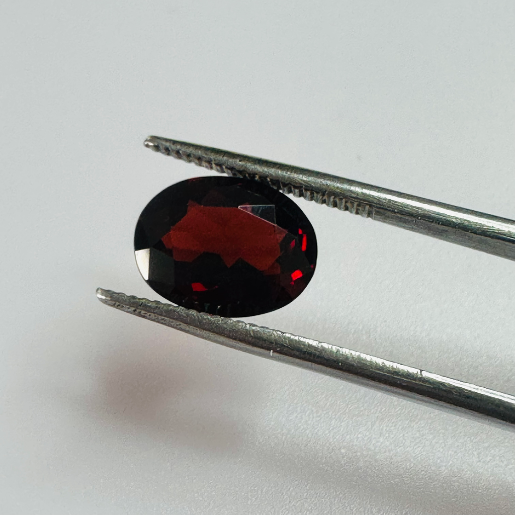 GARNET OVAL 10MMX8MM   2.75CTS image 3