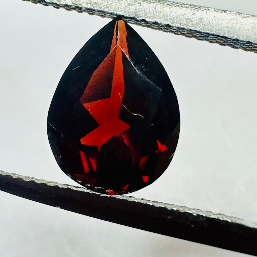 GARNET DROP   10.2MMX7.7MM 2.25CTS image 6