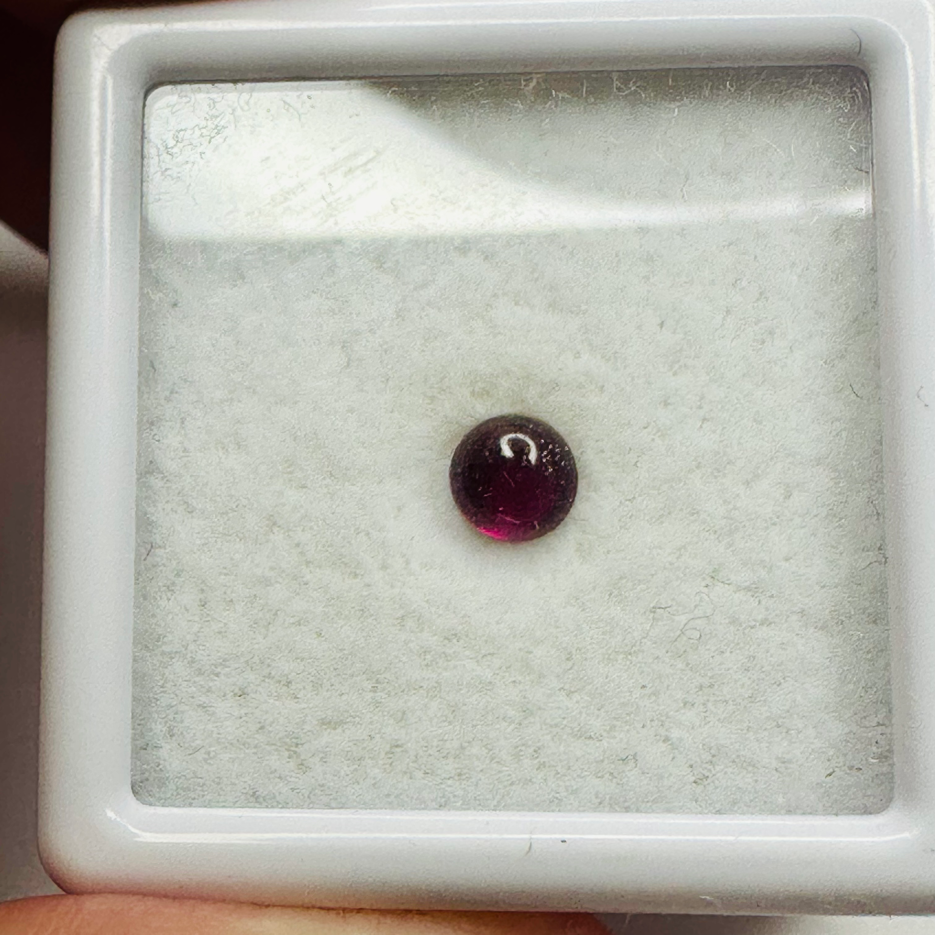 GARNET ROUND CAB 4MM.  0.50CTS image 4