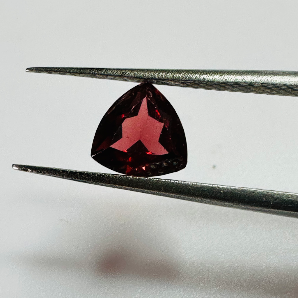 GARNET TRILLION 5.9MM  0.86CTS ORANGE/RED image 2