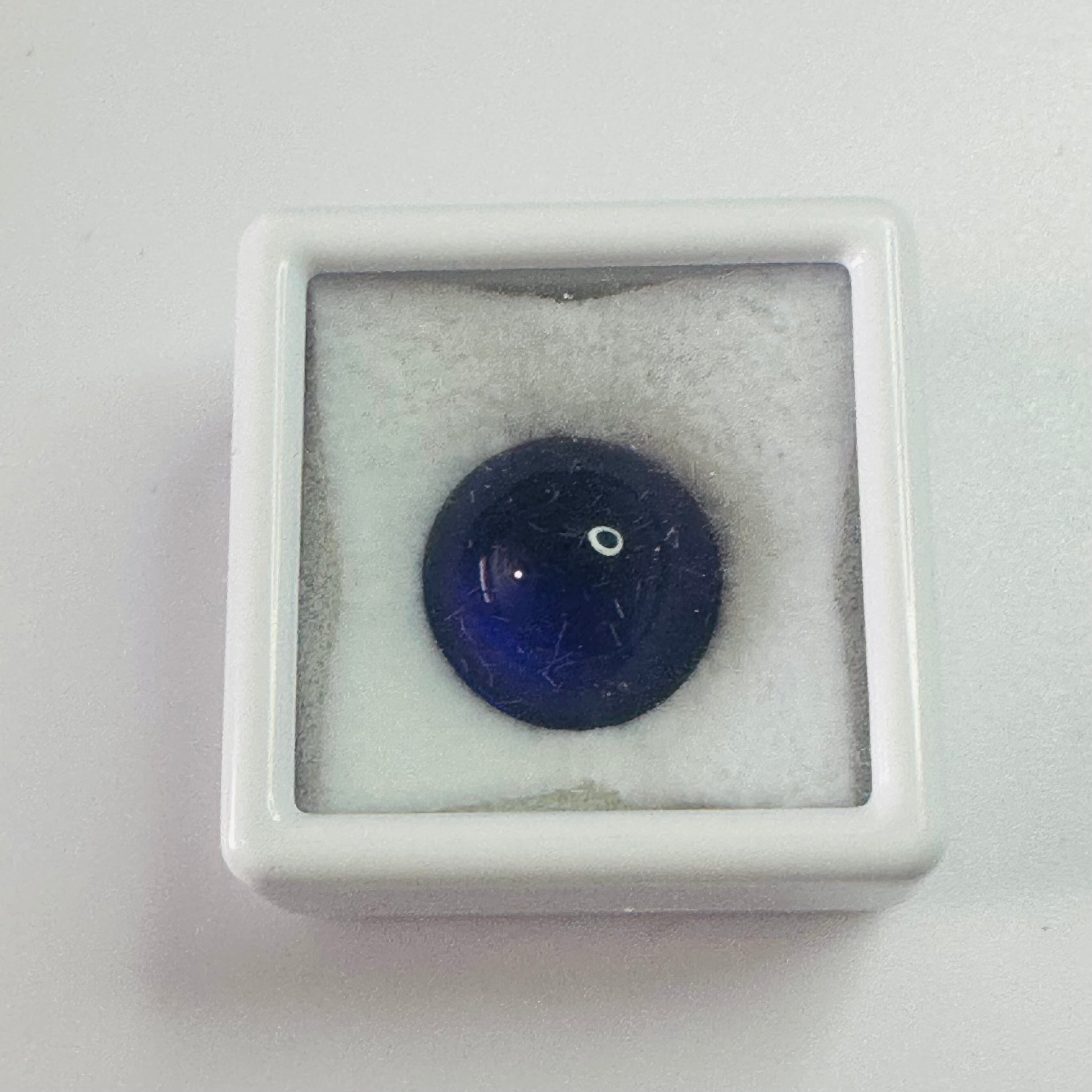 AMETHYST CAB ROUND  13MM  9.43CTS GOOD COLOUR image 3