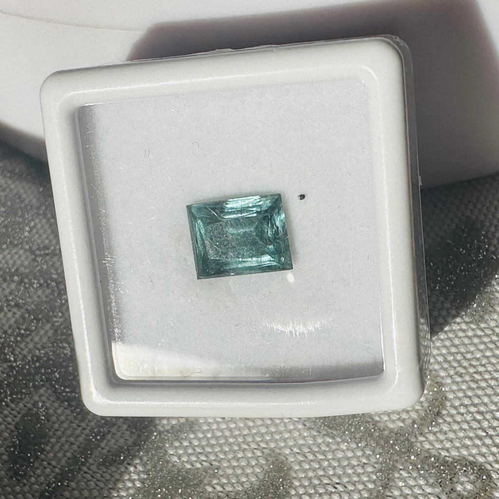 TOURMALINE BLUE TRAP CUT 8MM.X 6MM   2.02CTS image 3