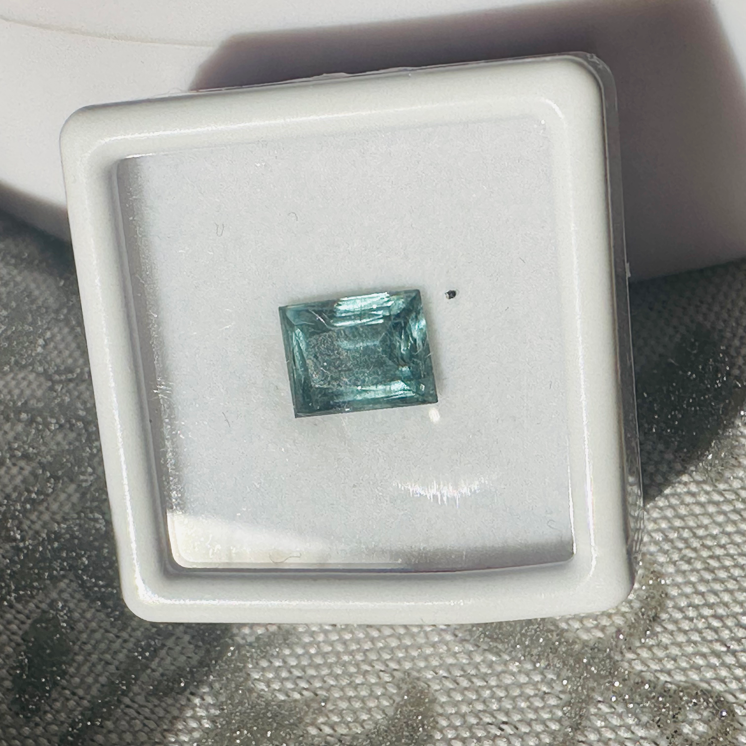 TOURMALINE BLUE TRAP CUT 8MM.X 6MM   2.02CTS image 3