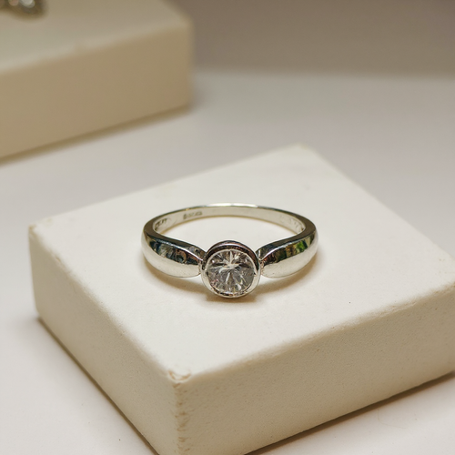 9ct White Gold and White Zircon ring size N1/2 image 0