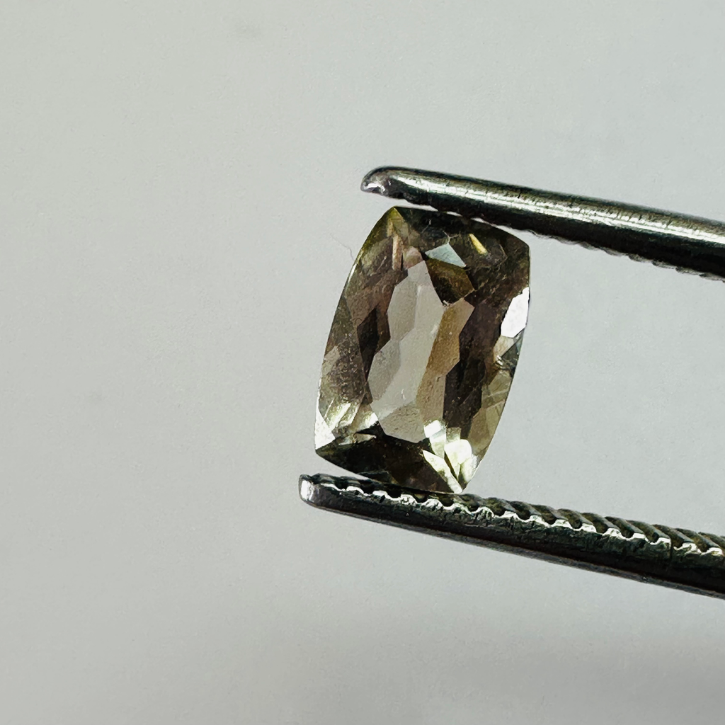 TOURMALINE BI COLOUR CUSHION  7MMX4.8MM   0.82CTSS image 2