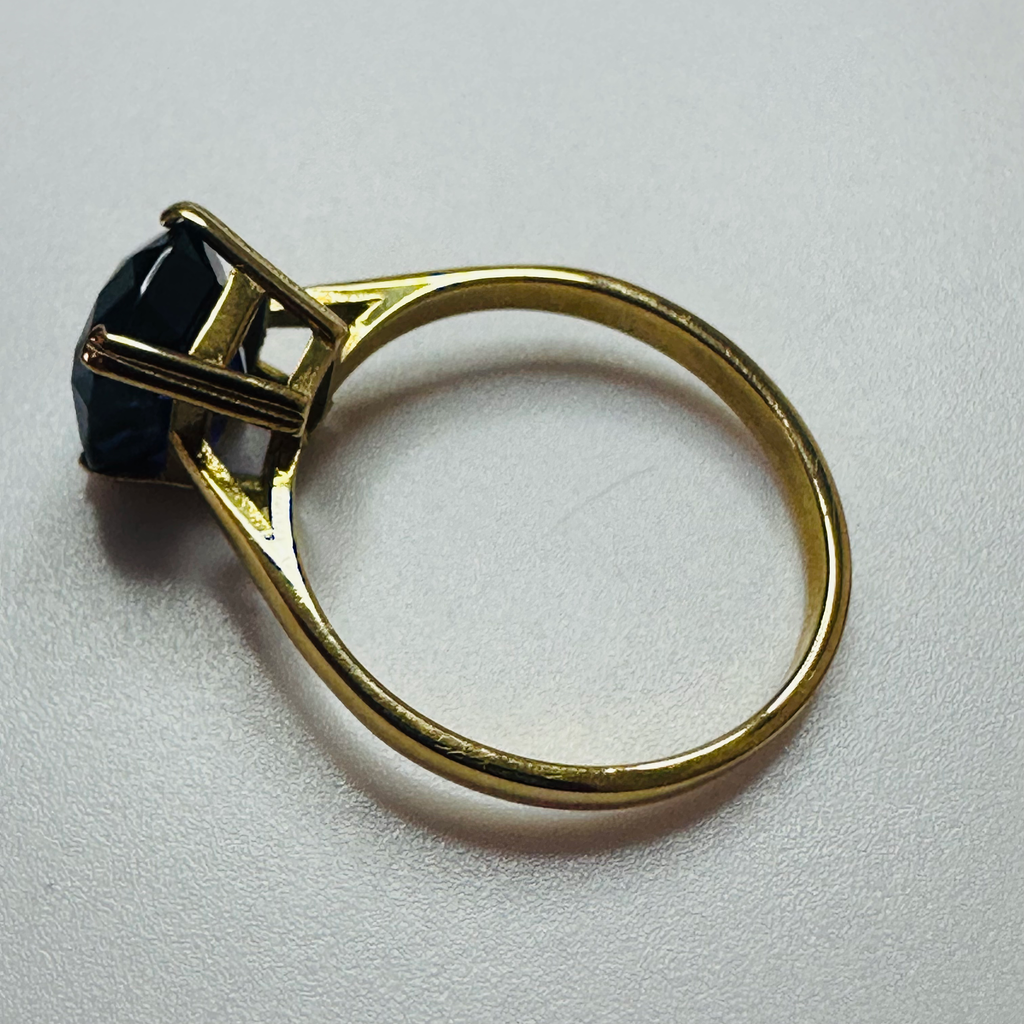 Hand cut Synthetic Sapphire Royal Blue Yellow 9ct yellow gold ring size N image 3
