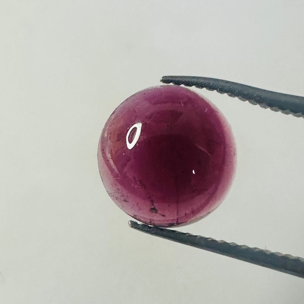 GARNET ROUND CAB 9.8MM 3.58CTS image 2