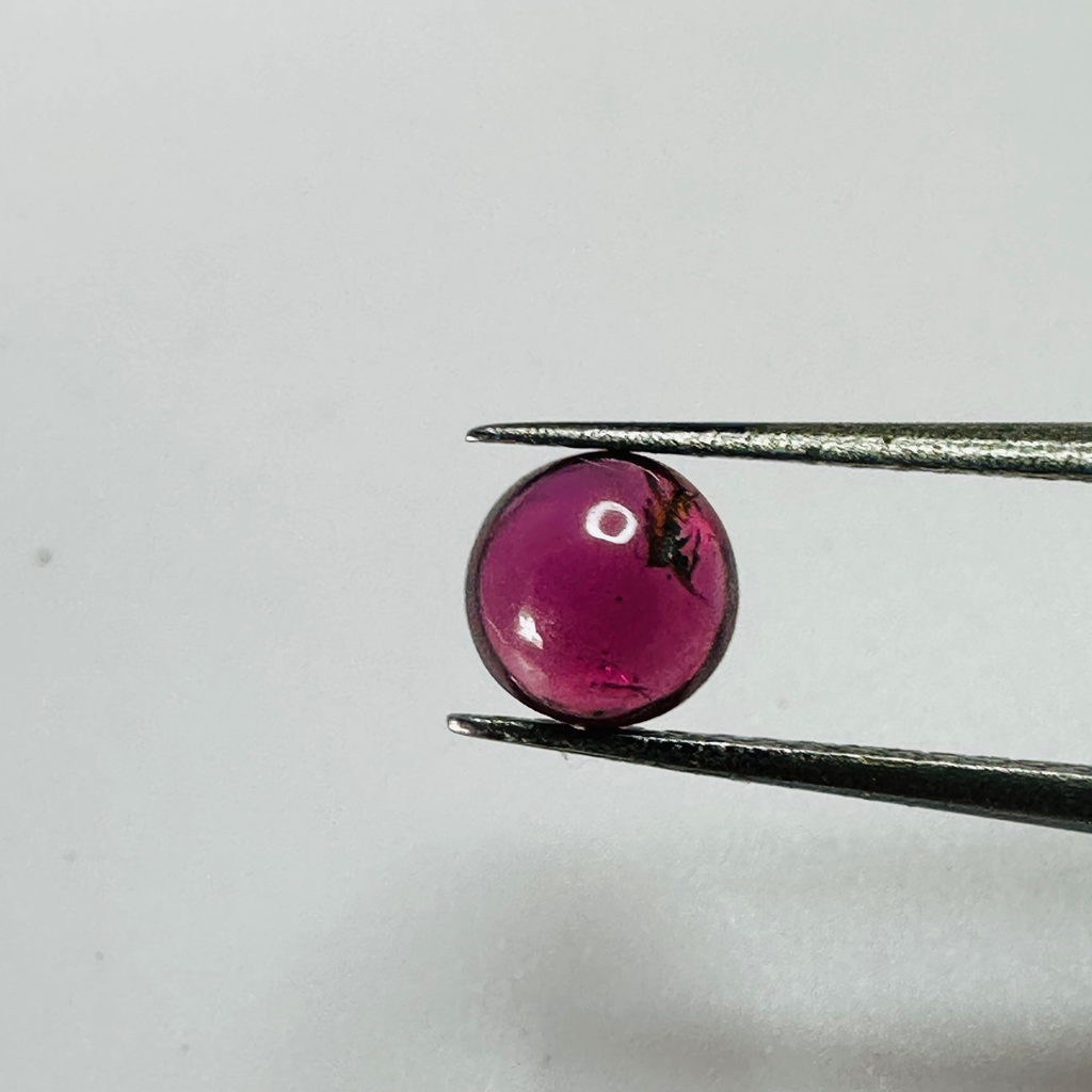 GARNET  ROUND 5MM  0.65CTS  RED CABOCHEON image 0