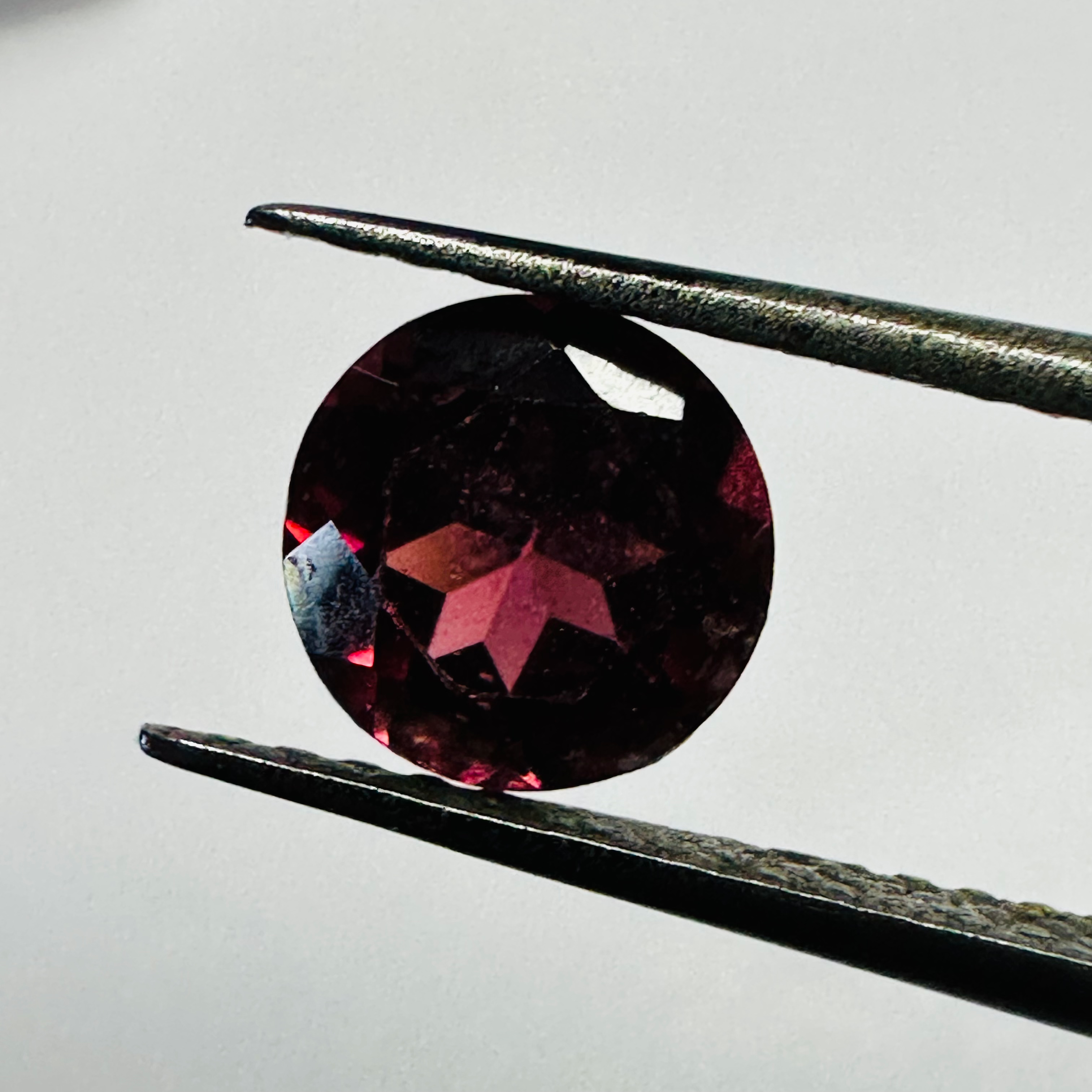 GARNET  ROUND 5.8MM  0.93CTS  RED/ORANGE image 2