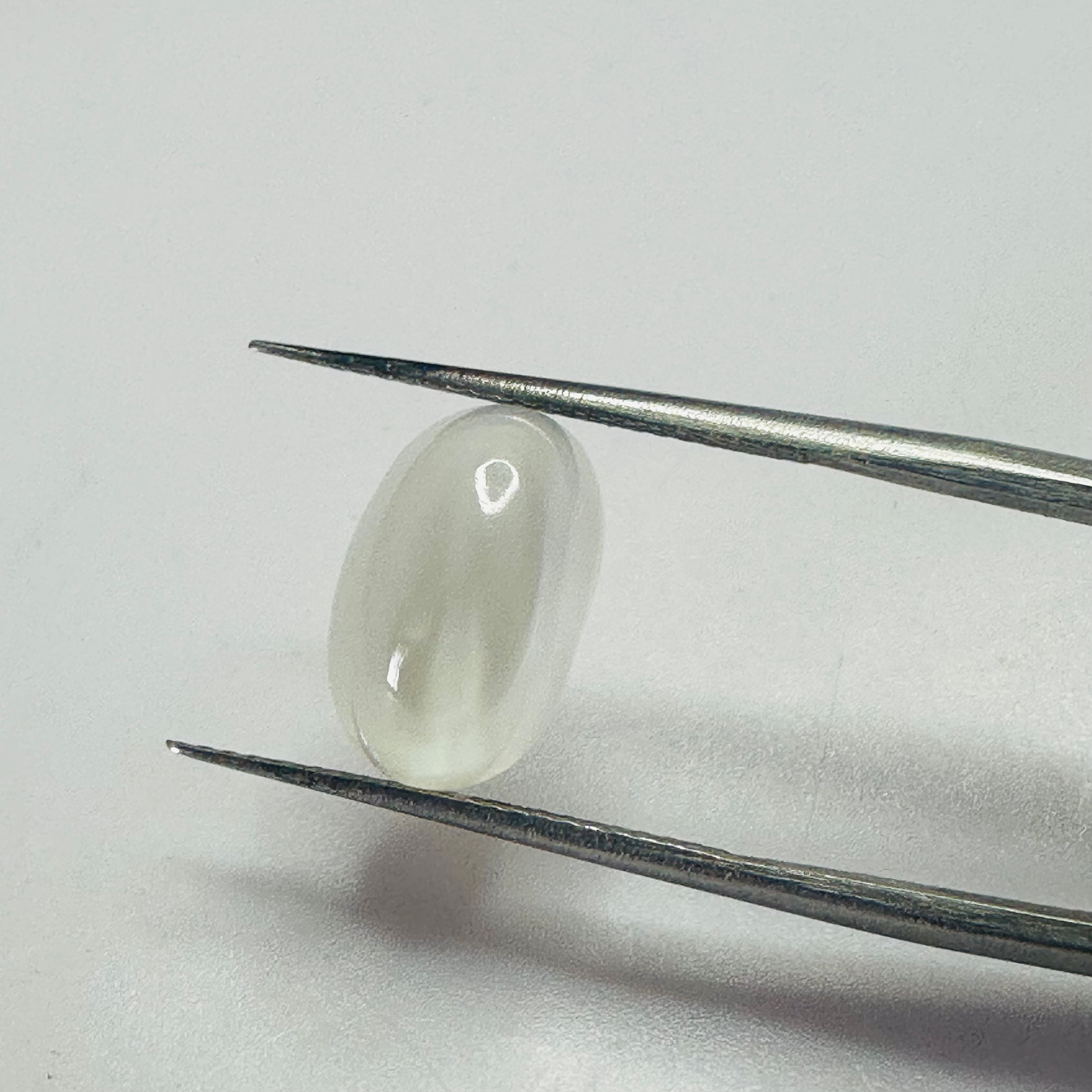 Moonstone  white moon oval 12.4mmx8mm  4.16cts image 2