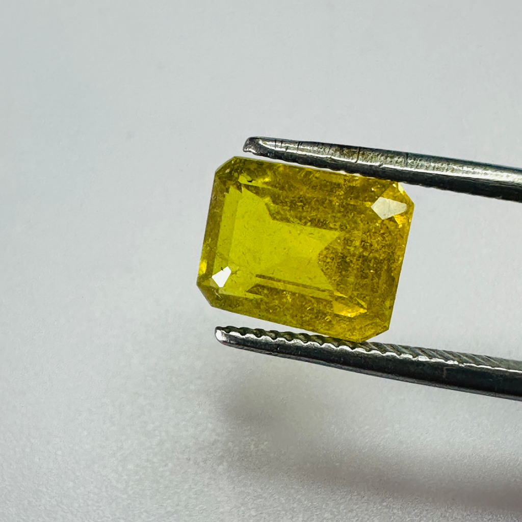 TOURMALINE YELLOW  9.1MMx7MM  2.63CTS image 2