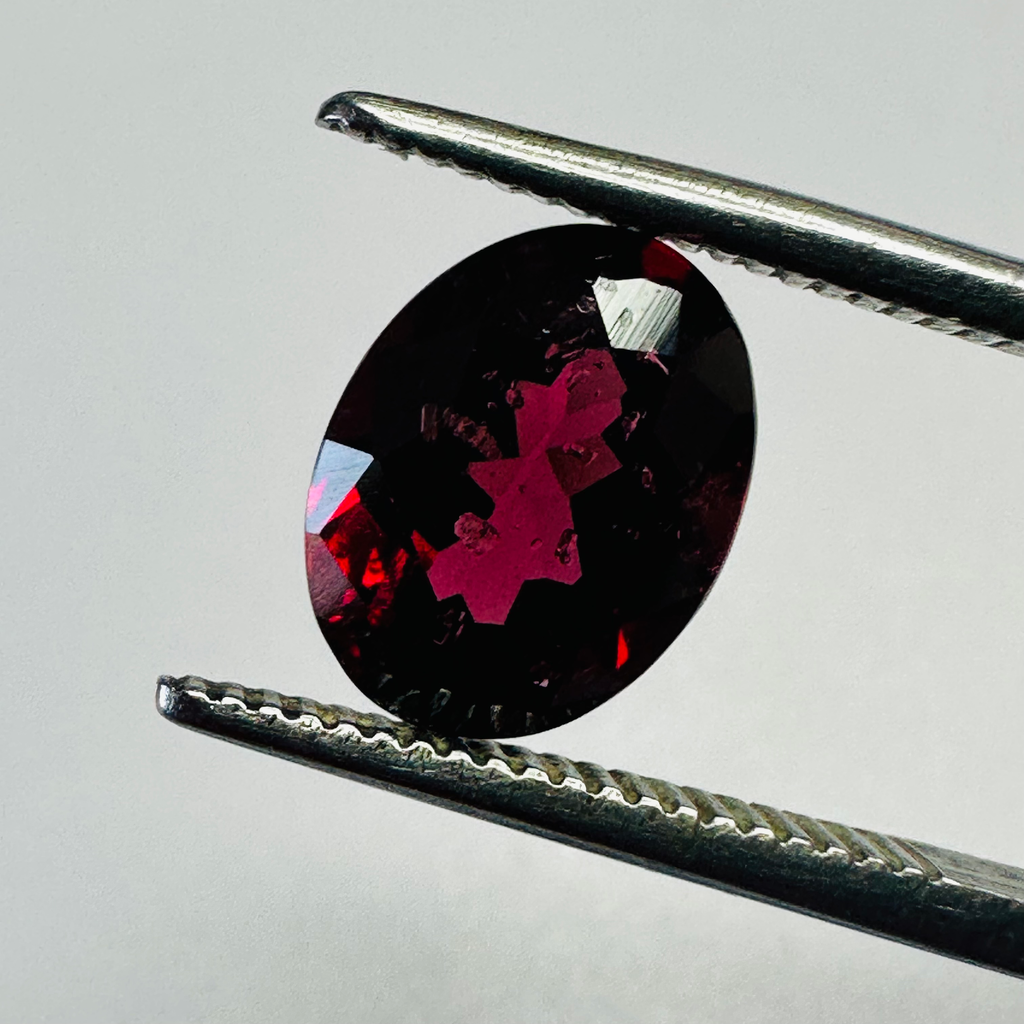 GARNET OVAL 9MMX7MM 2.18CTS image 6