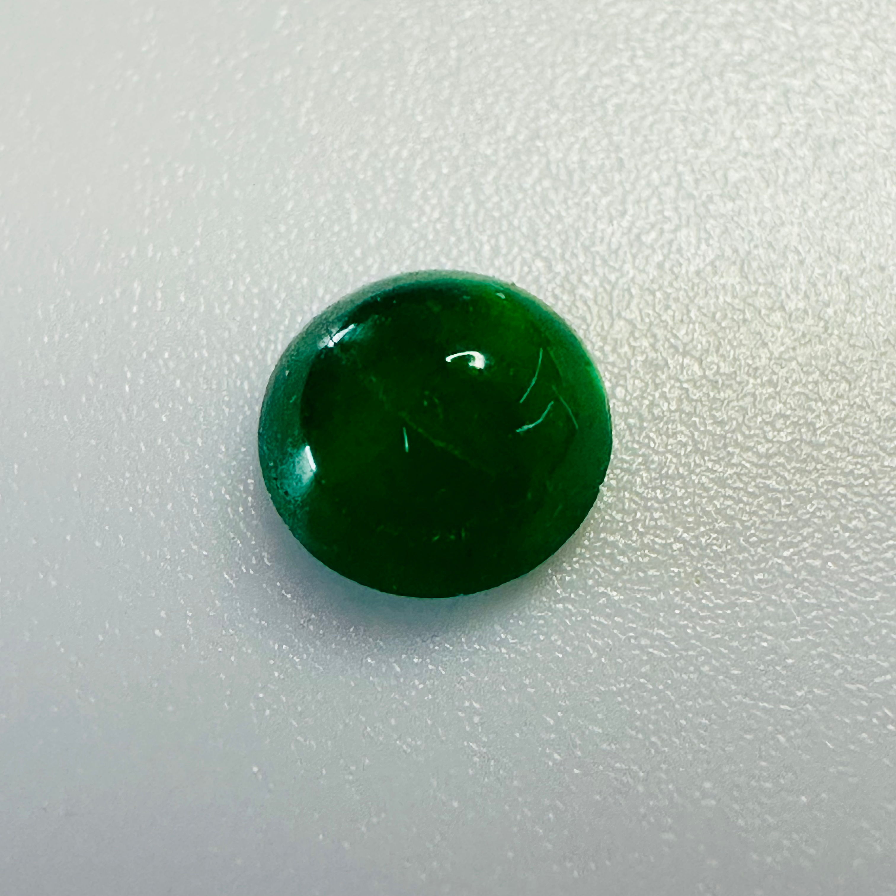 EMERALD ROUND CAB 5MM. 0.47CTS image 2