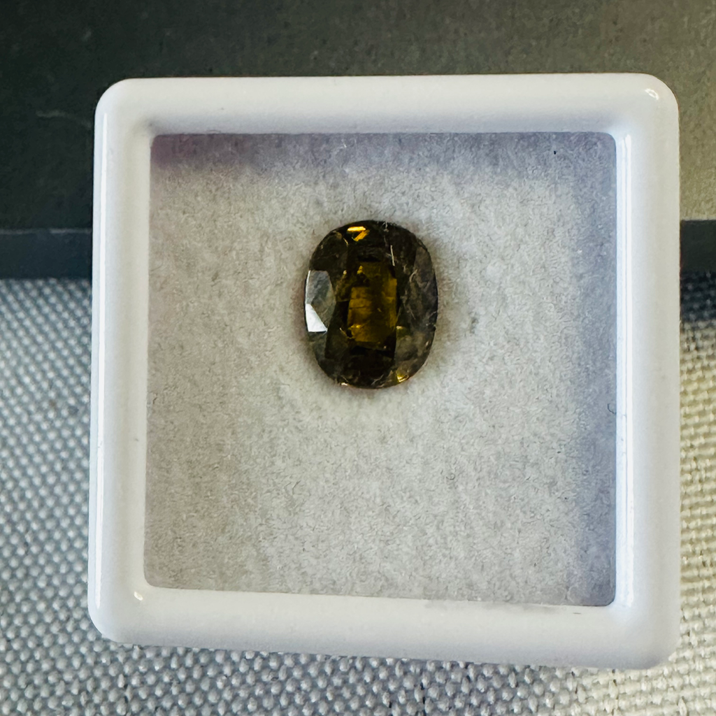 Tourmaline yellow brown 8.6mmx6.7mm 2.58cts image 3