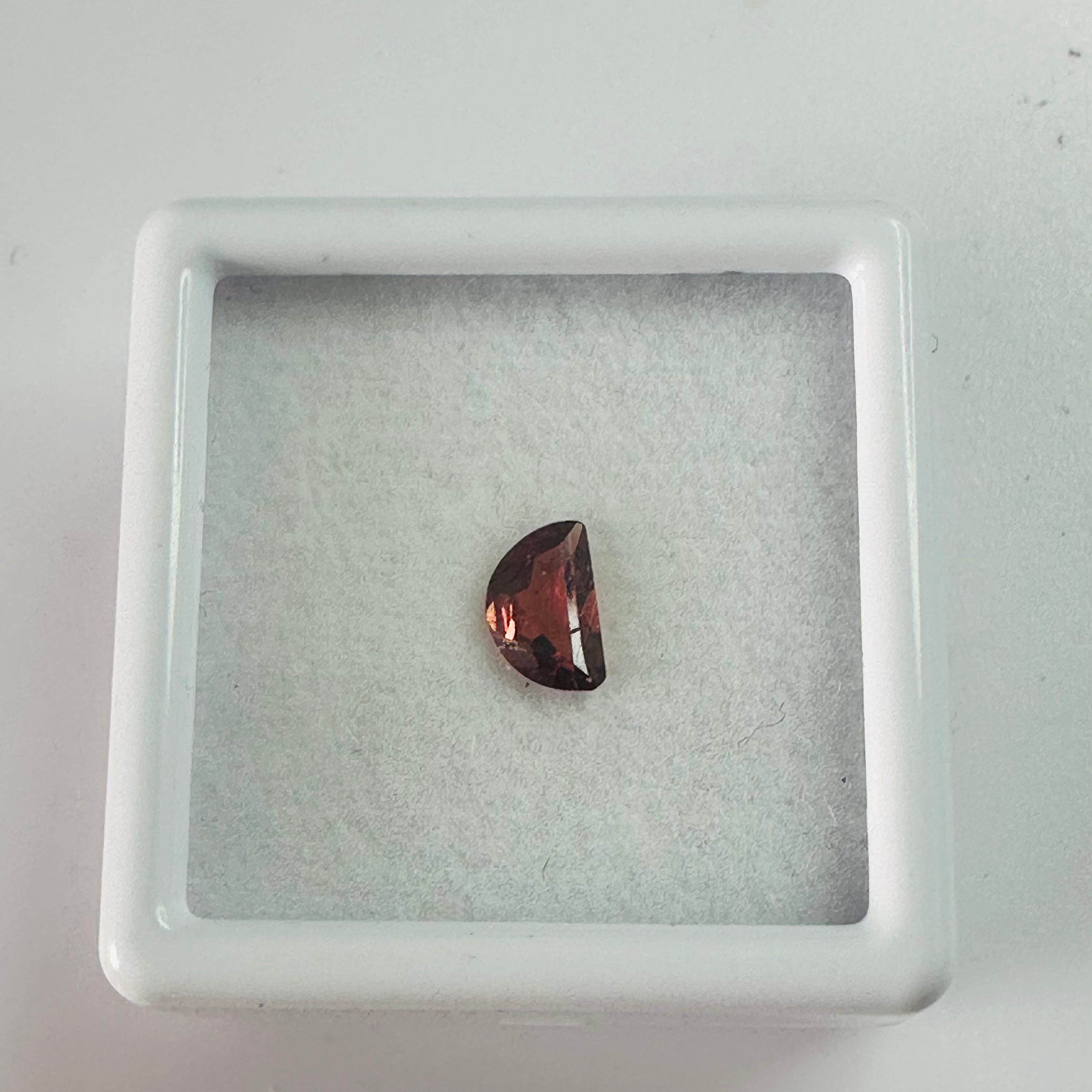 GARNET D SHAPE  6MMX4MM 0.47CTS image 2