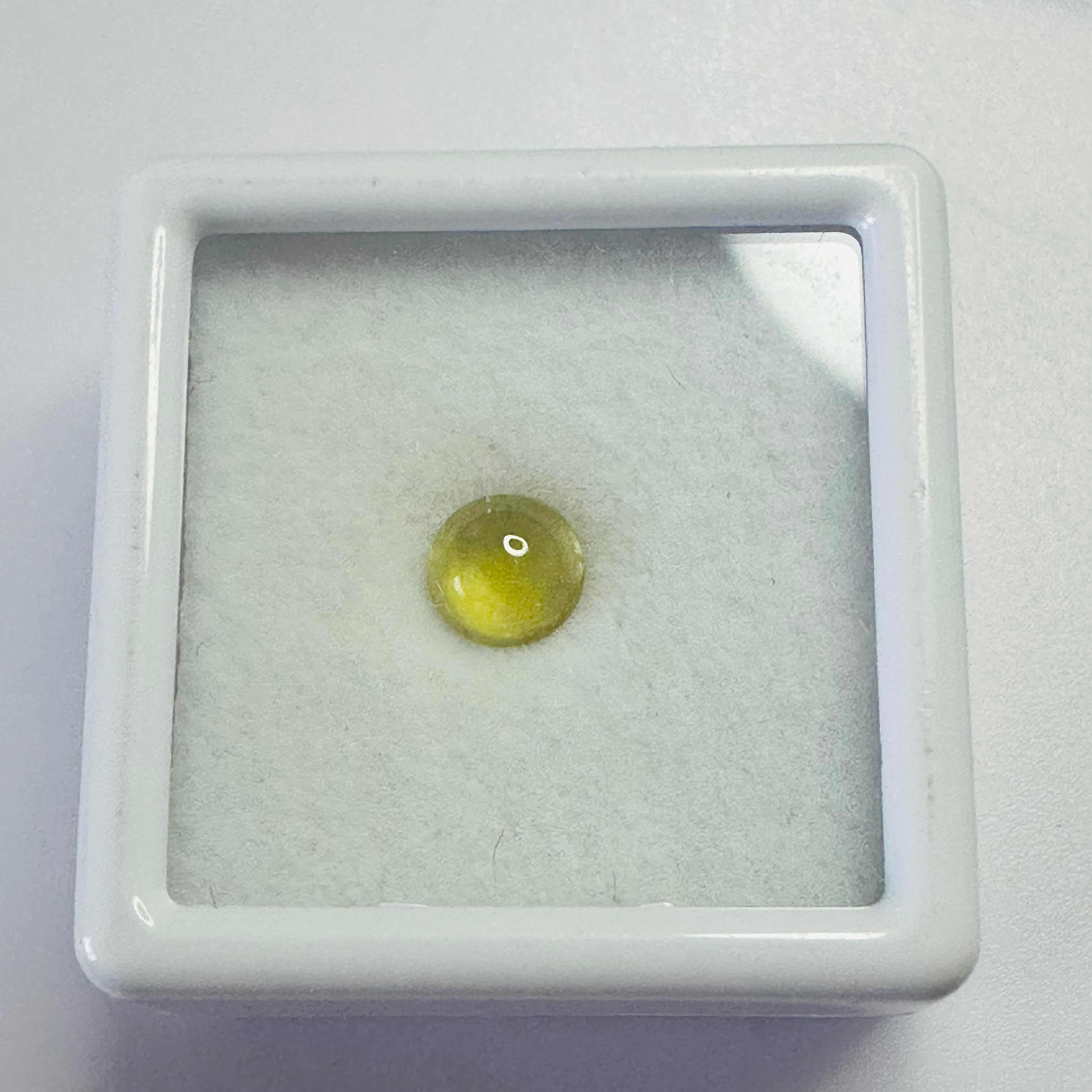 CHRYSOBERYL CATS EYE 5.3MM ROUND  0.80CTS image 1