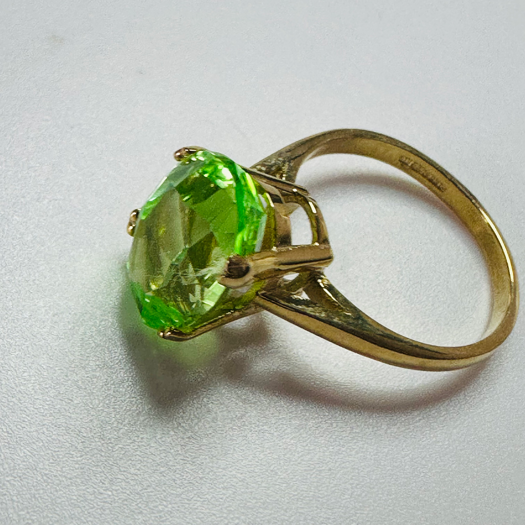 Hand cut Synthetic Sapphire VIVID GREEN 9ct yellow gold ring size N image 4