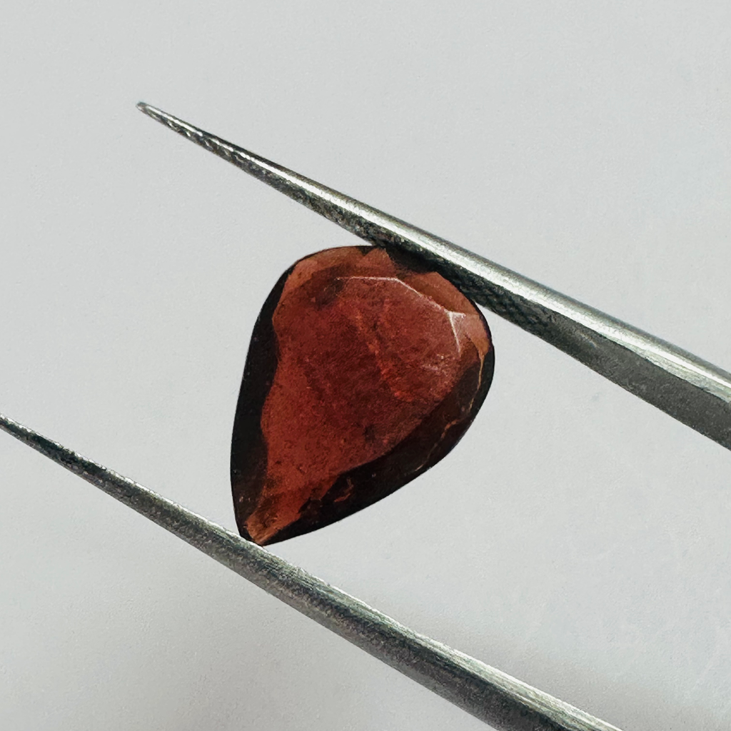 GARNET PEAR 11.9MMX9MM  3.29CTS  DEEP RED image 2