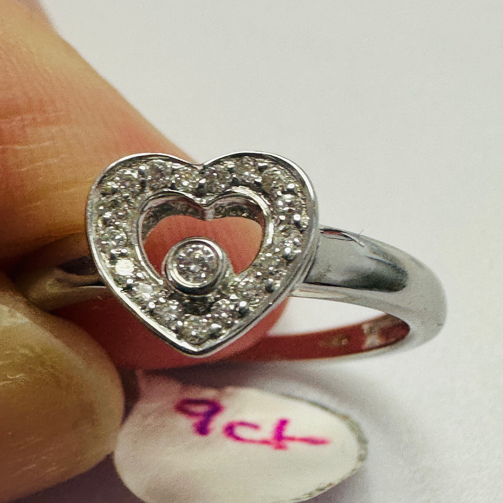 Diamond Heart ring in 9ct White Gold size H image 3