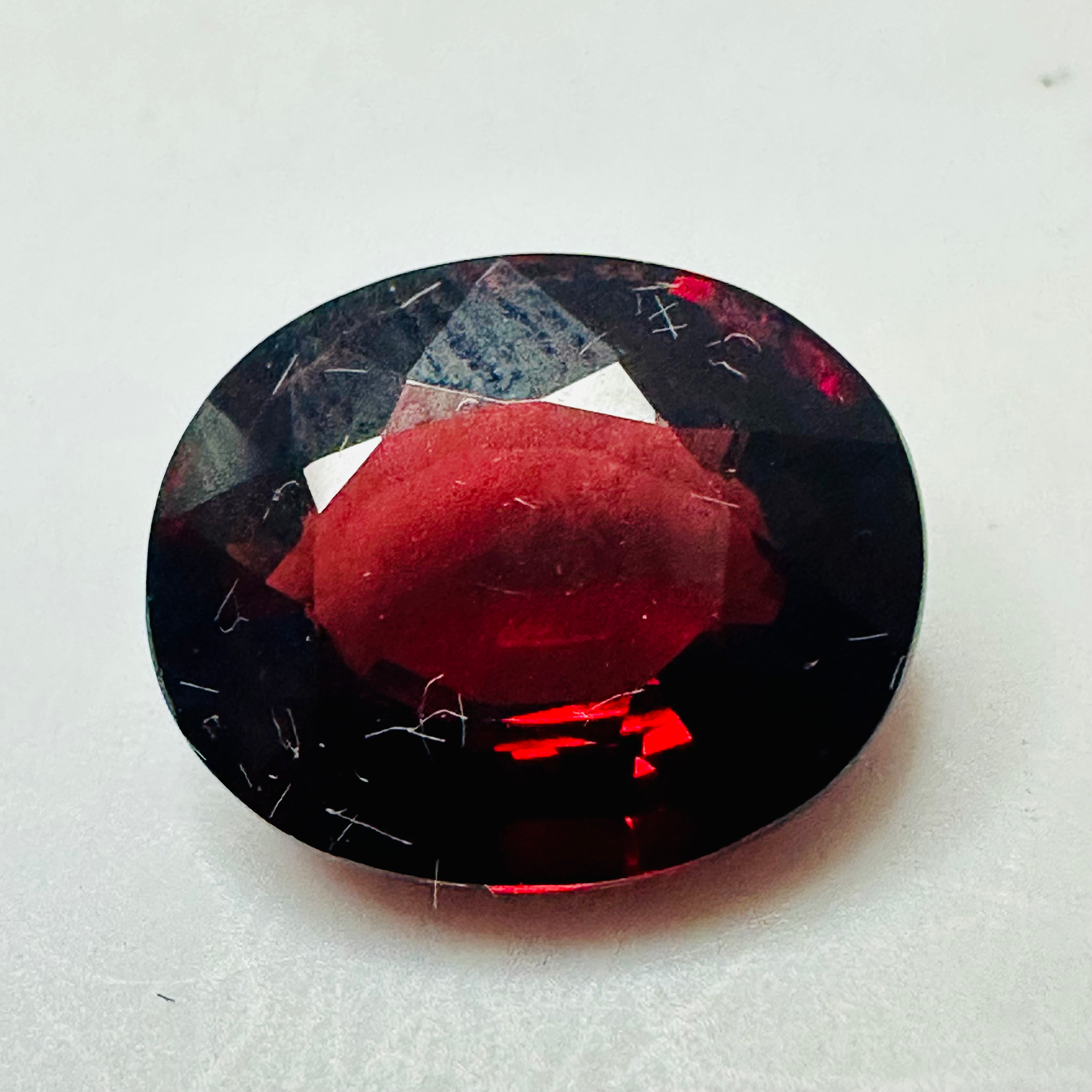 GARNET  OVAL 13.2MMX10.8MM  6.88CTS  DEEP RED image 1