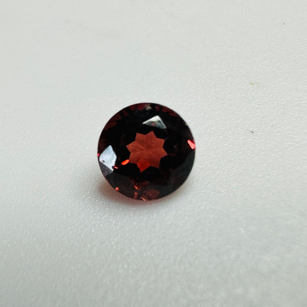 GARNET  ROUND 4.8MM  0.54CTS  RED/ORANGE image 1